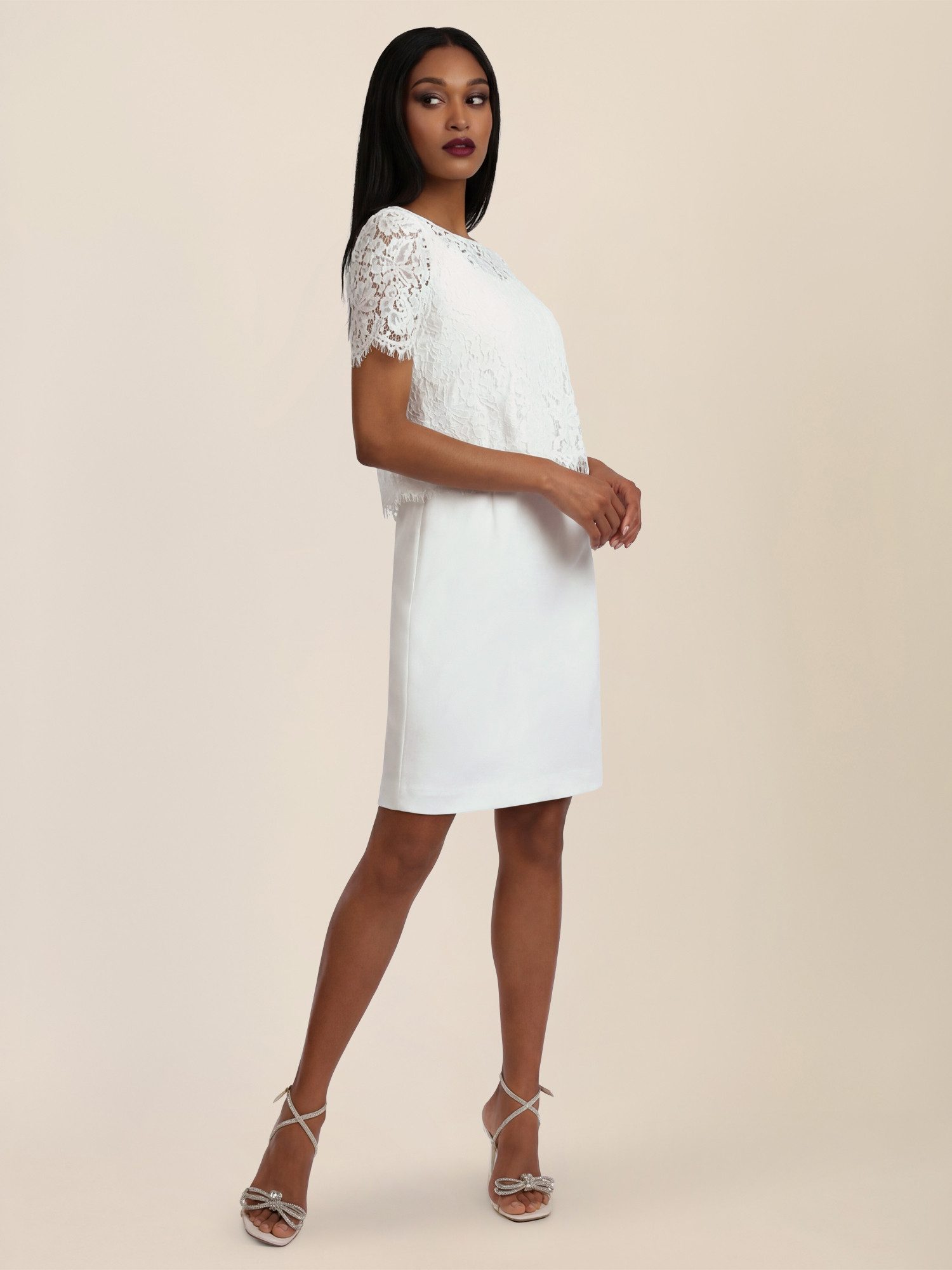 Apart Etuikleid mit eleganter Doppellage