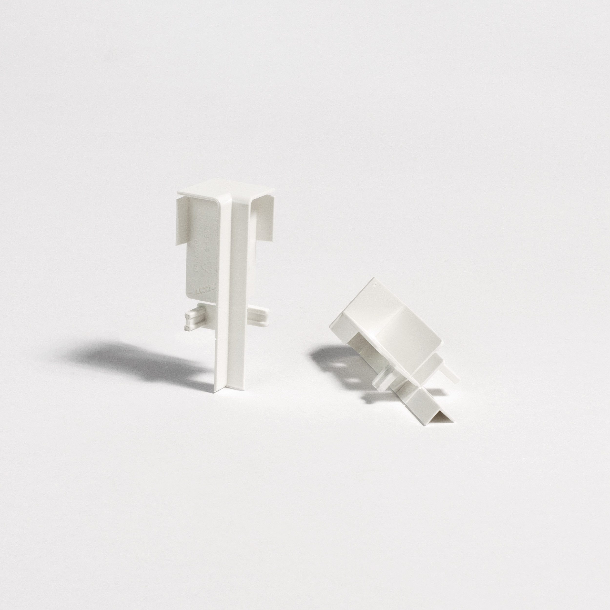 PARADOR Sockelleisten-Innenecke variabel Typ 2 für Sockelleisten SL 3, SL 5,SL 5 WF und SL 18, L: 4 cm, H: 14 cm, Für eine optimale und saubere Innenecke, 1-St., Kein Gehrungsschnitt erforderlich, Auf den Einsatz für die Sockelleisten SL 3, 5, 5 WF, 18 abgestimmt