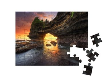 puzzleYOU Puzzle Batu Bolong und Tanah Lot, Bali, Indonesien, 48 Puzzleteile, puzzleYOU-Kollektionen Bali, Aus aller Welt