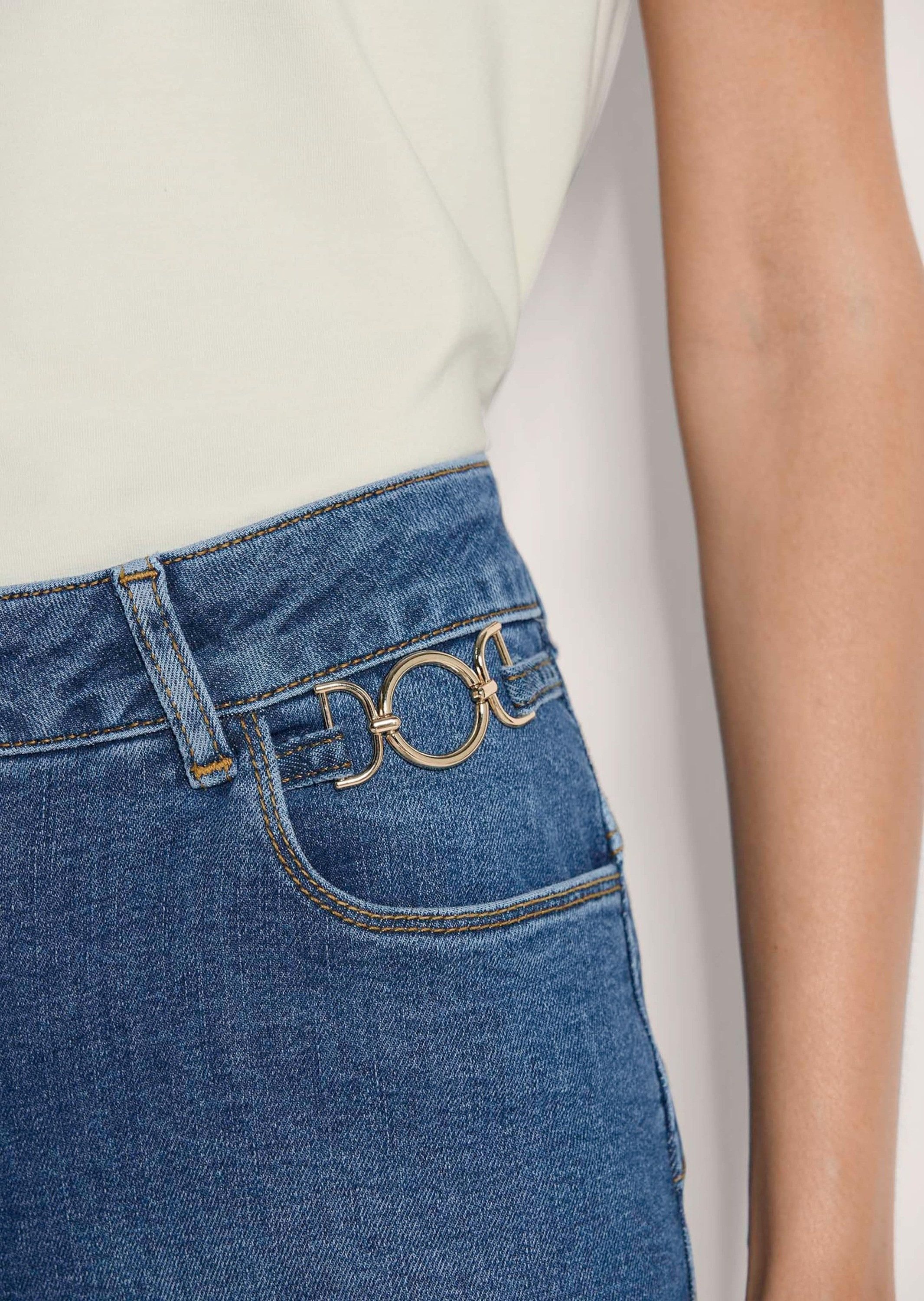 MADELEINE Gerade Jeans Slim-Fit Jeans mit Kettendetail Skinnyjeans mit Gürtelschlaufen, Taschen und Knöchellänge
