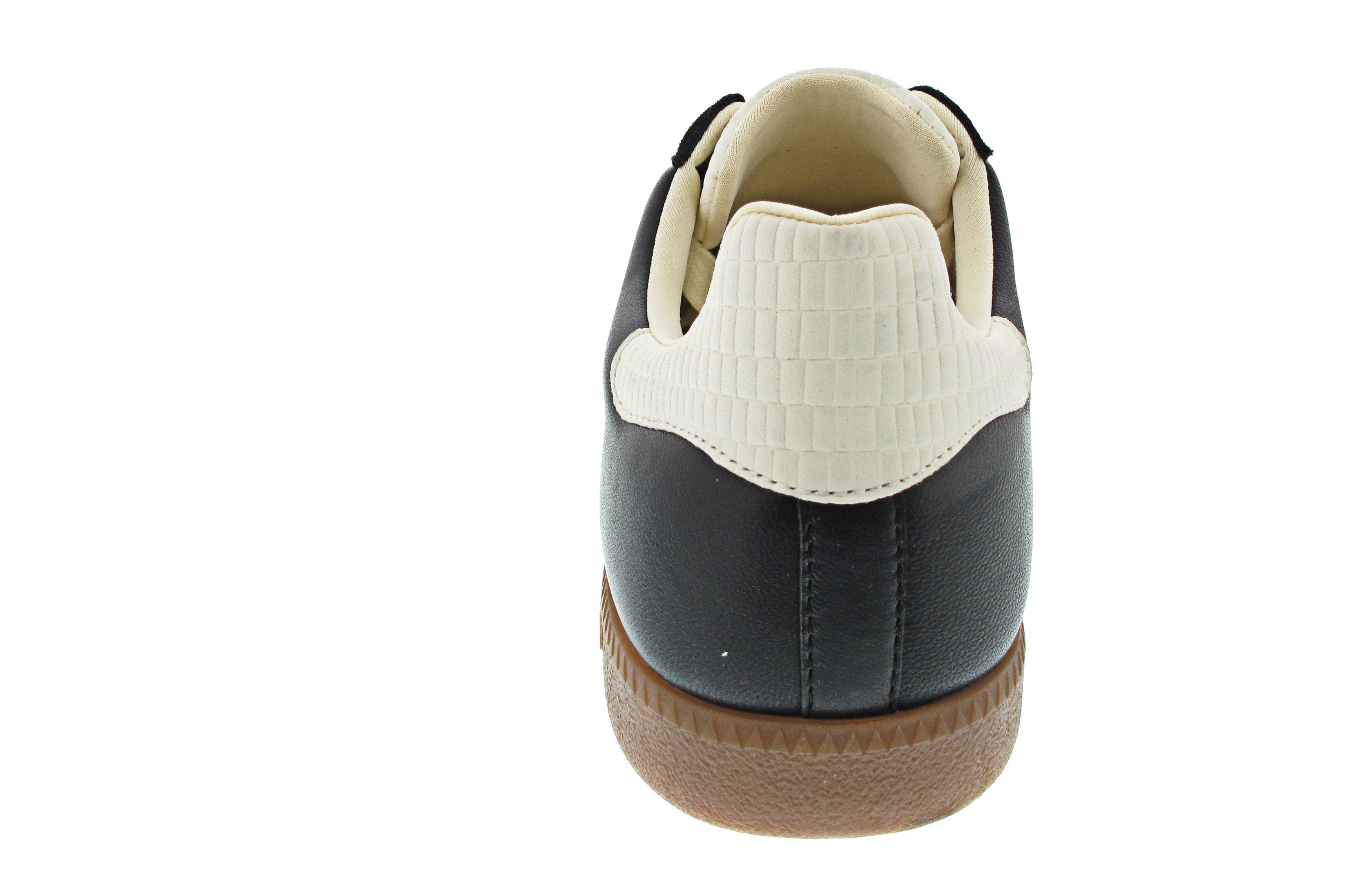 Back 70 Sneaker