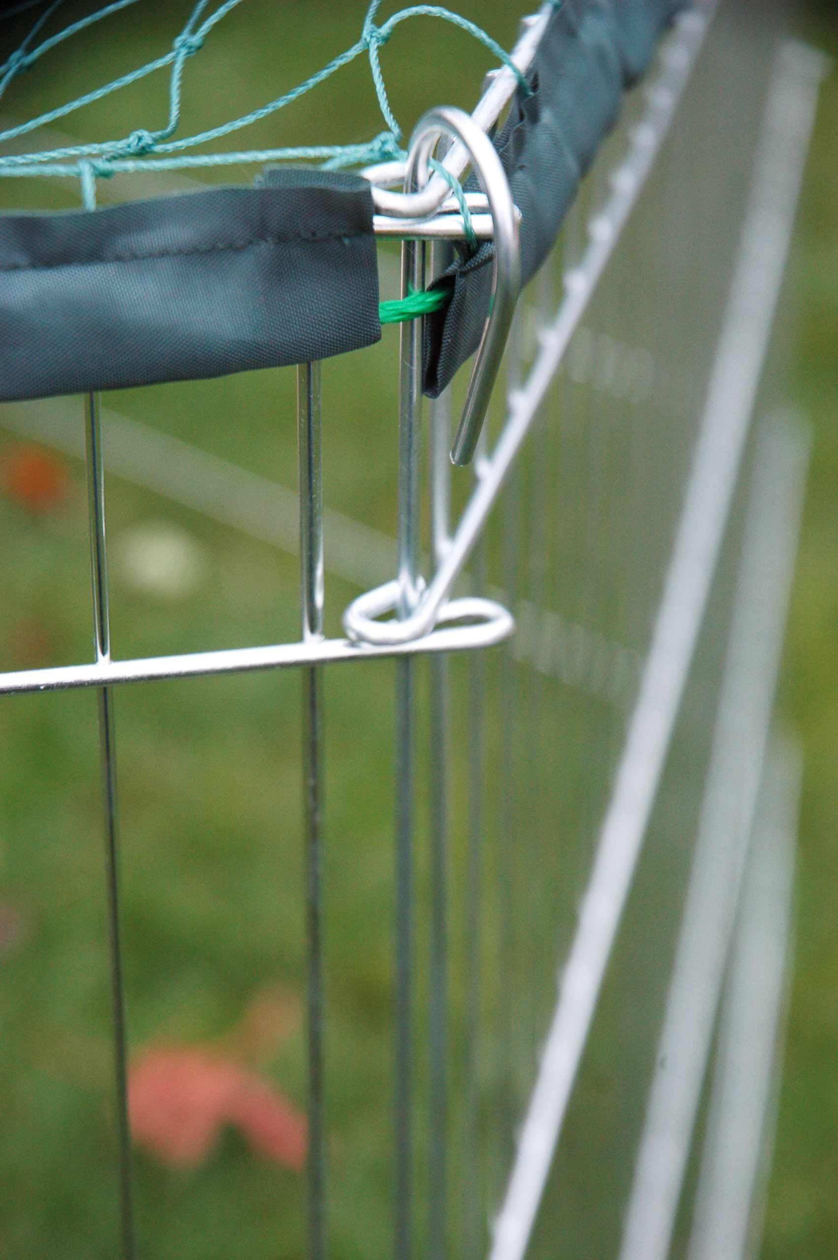 dobar Kleintierstall XXL Kaninchengehege mit Tür, Nylon-Netz, Haus, Flasche
