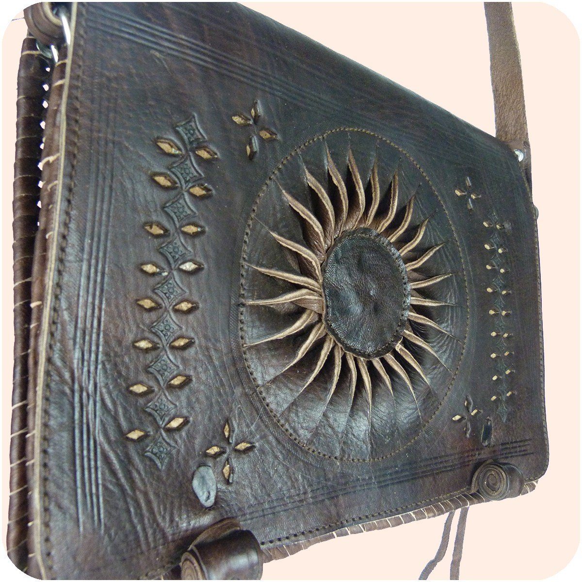 SIMANDRA Schultertasche Leder-Handtasche „Dorah“ 22x28cm, mit Ledernäherei I verstellbarer Schultergurt Braun