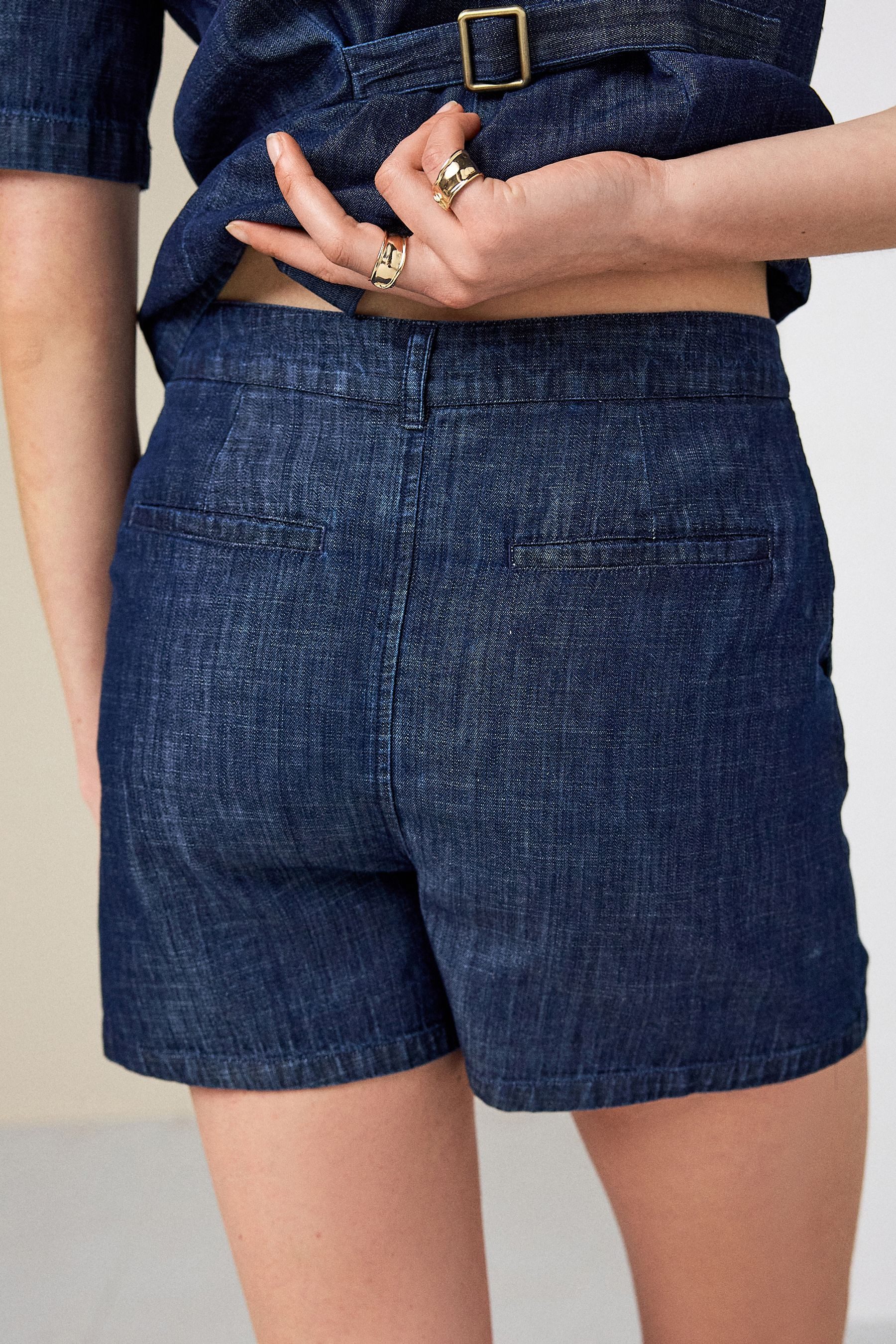 Next Jeansshorts Lipsy Tailored Denim Shorts (1-tlg)