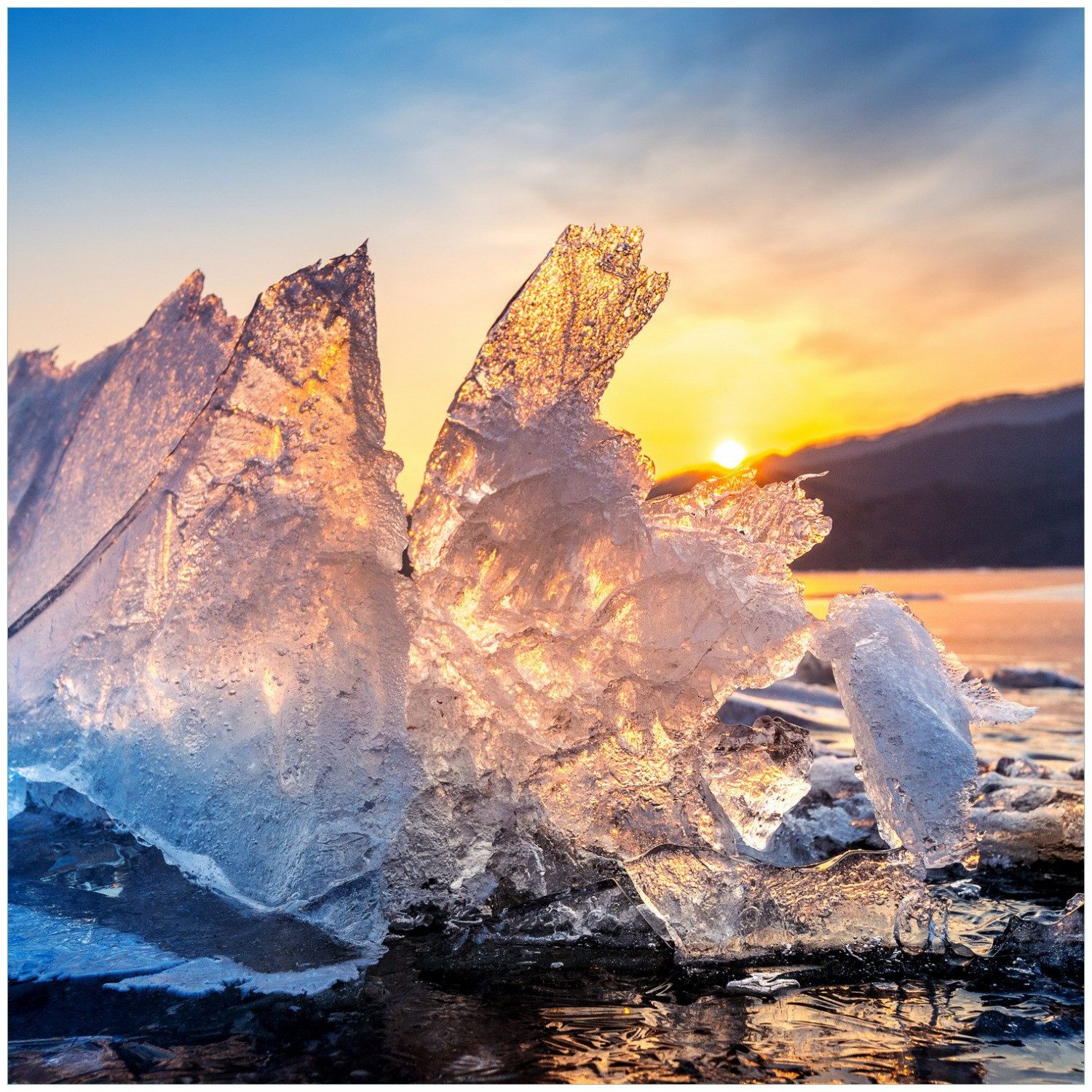 Wallario Möbelfolie Eisformation im Abendlicht