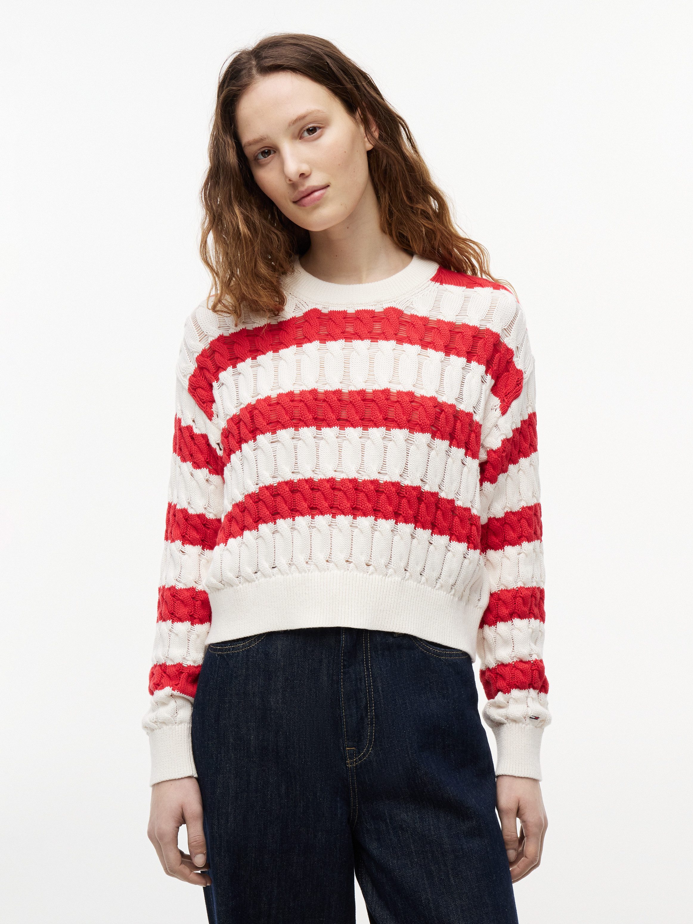 Tommy Jeans Rundhalspullover TJW LOOSE CABLE SWEATER EXT Baumwolle, mit Zopfmuster