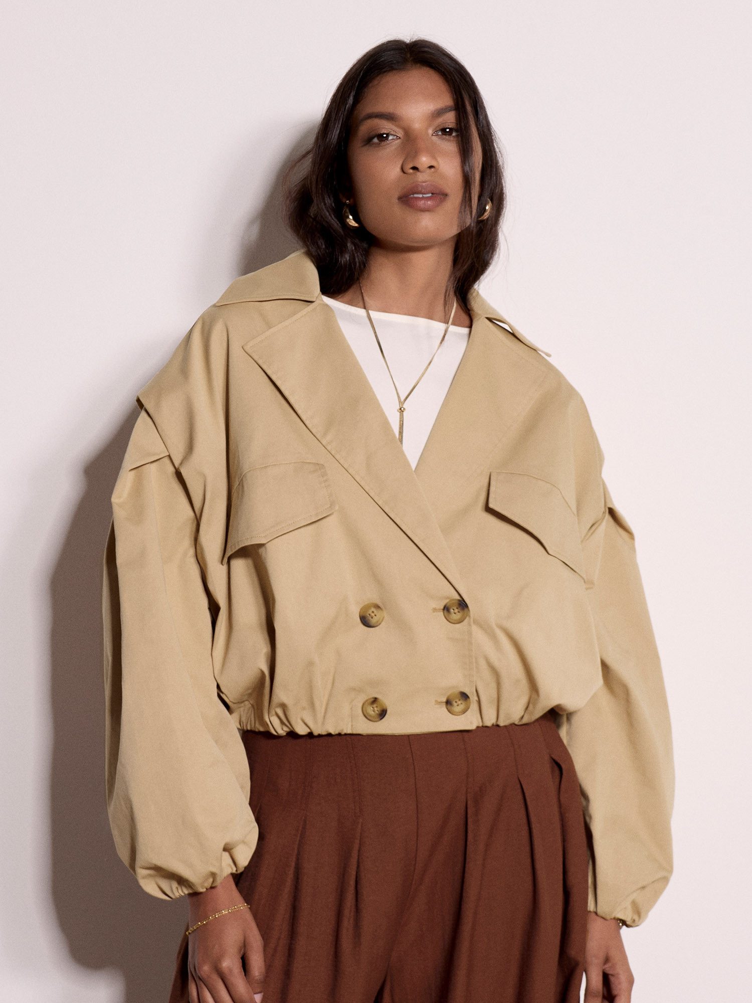 Apricot Kurzjacke Kurzer Trenchcoat mit auffälligen Knöpfen