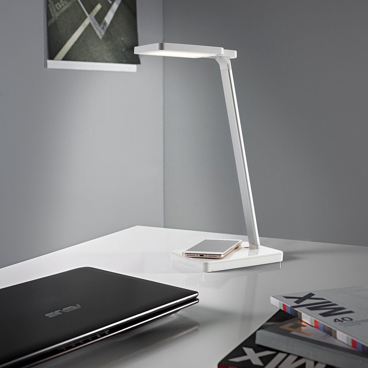 MeLiTec Tischleuchte LED QI Schreibtischlampe T123, LED fest integriert, warmweiß, neutralweiß, kaltweiß, mit QI Ladefläche für das induktionsbasierte Laden von Smartphones