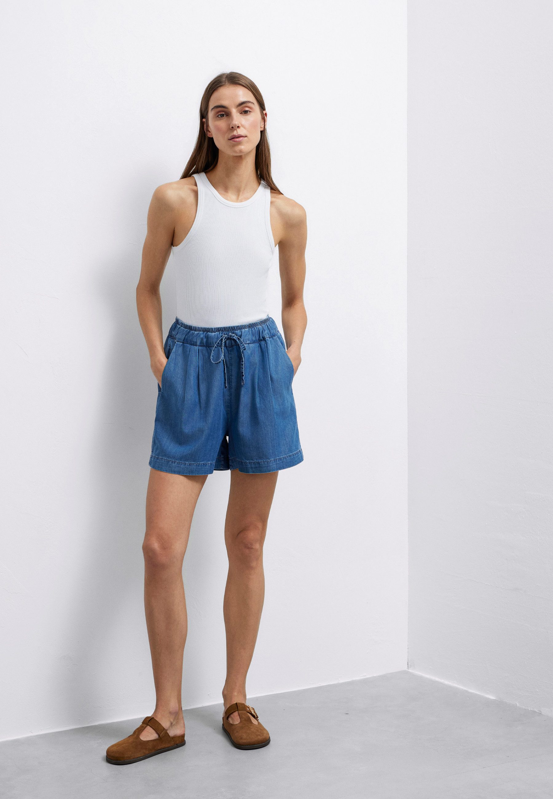 Mavi Shorts