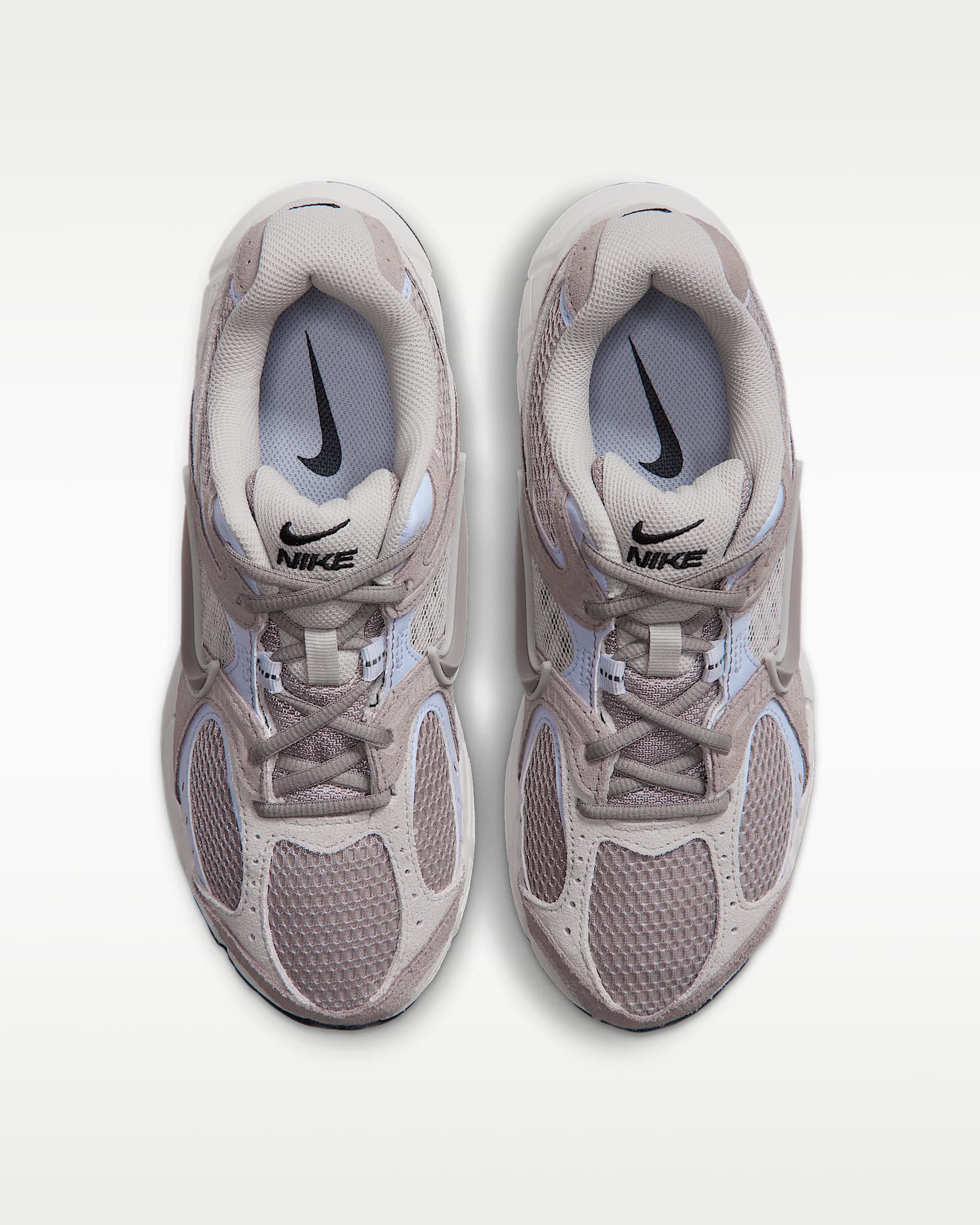 Nike Sportswear V5 RNR Suede Sneaker inspiriert vom Design des Y2K Nike Vomero 5 – Bild 4 von 5