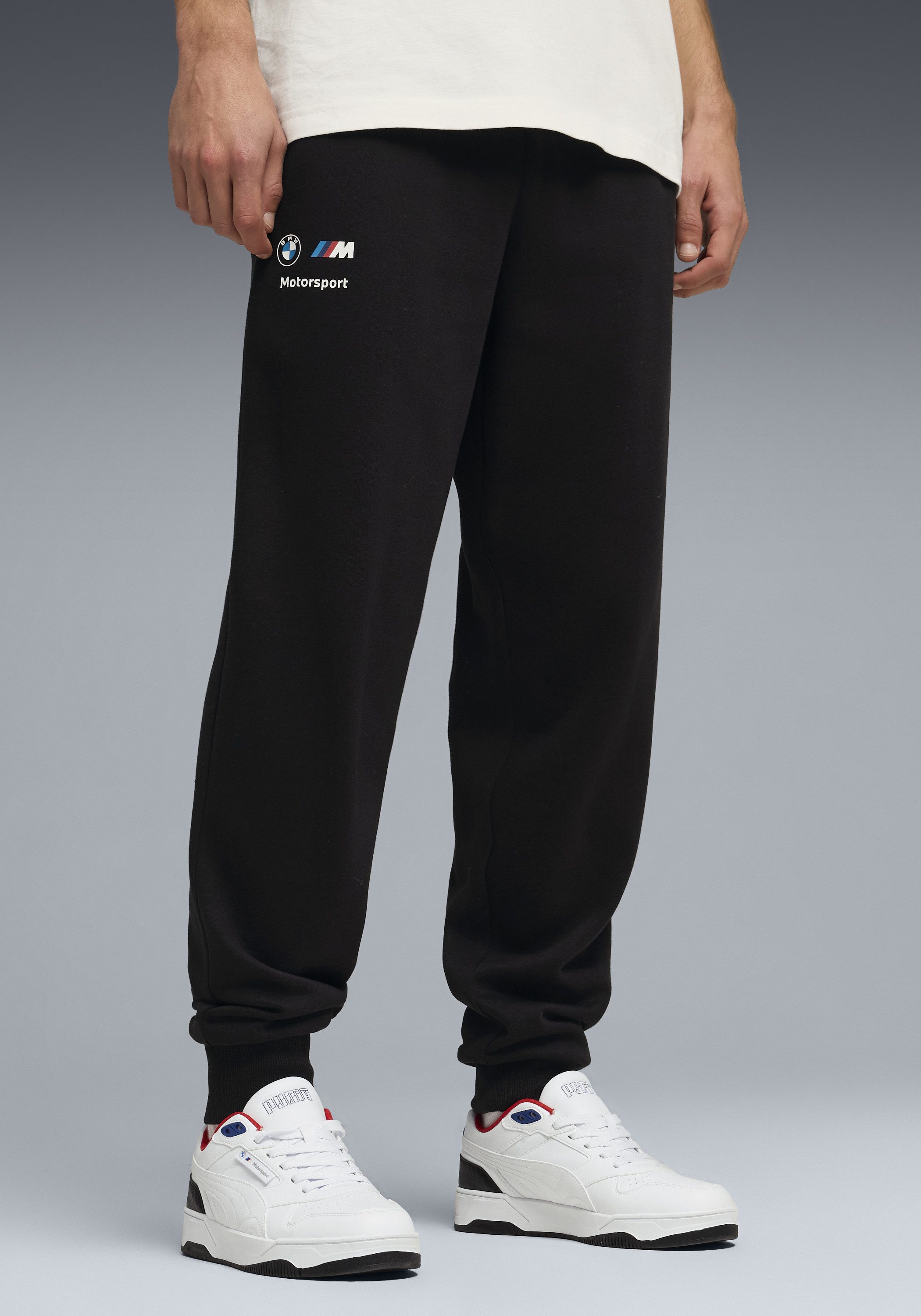 Puma Trainingshose BMW MMS ESS PANTS FLEECE aus Baumwollmischung, mit Nahttaschen, regular fit, mit Logodruck, Ansicht 1