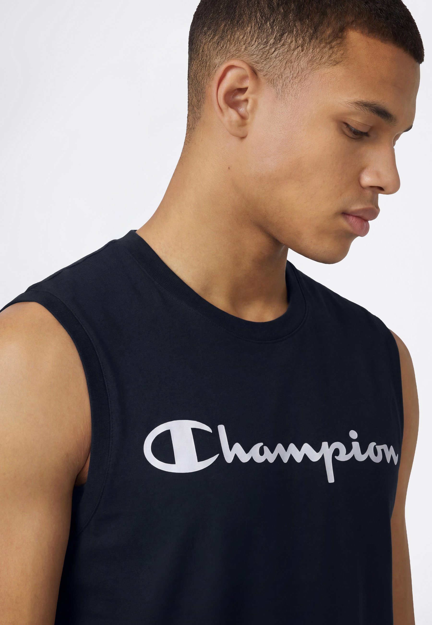 Champion Tanktop BASICS Sleeveless T-Shirt Large Logo sportliche Schnittform, sportlicher Stil, mit Rundhalsausschnitt
