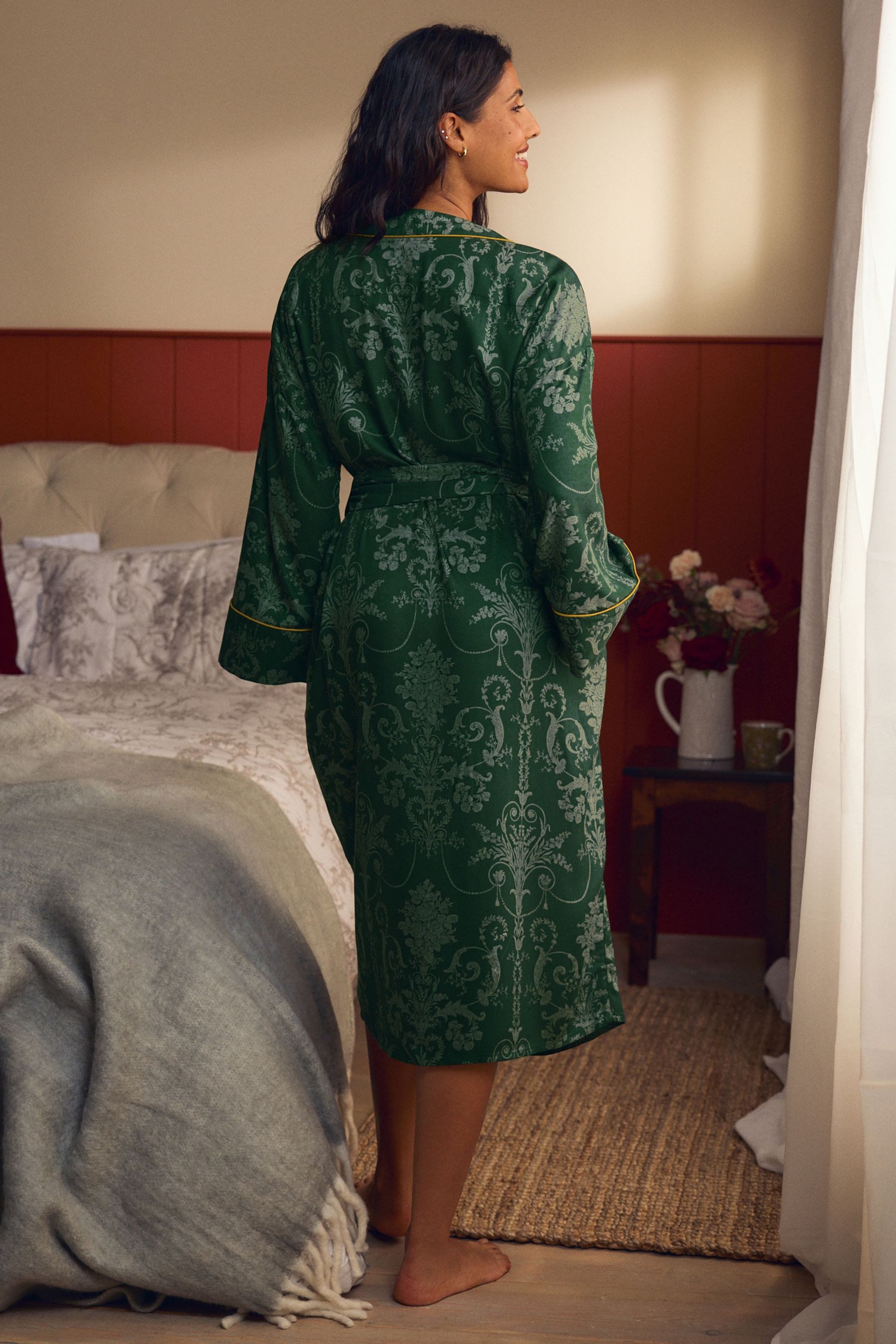 LAURA ASHLEY Damenbademantel Laura Ashley Josette Morgenmantel, Viskose günstig online kaufen