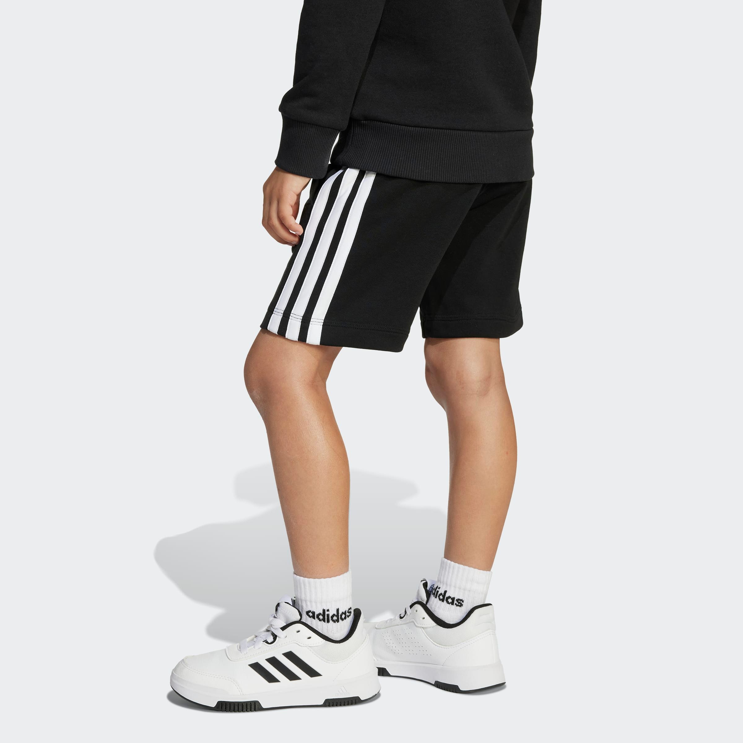 adidas Sportswear Shorts ESSENTIALS KIDS für Kinder, mit sportlichen 3-Streifen, aus Baumwolle und Polyester