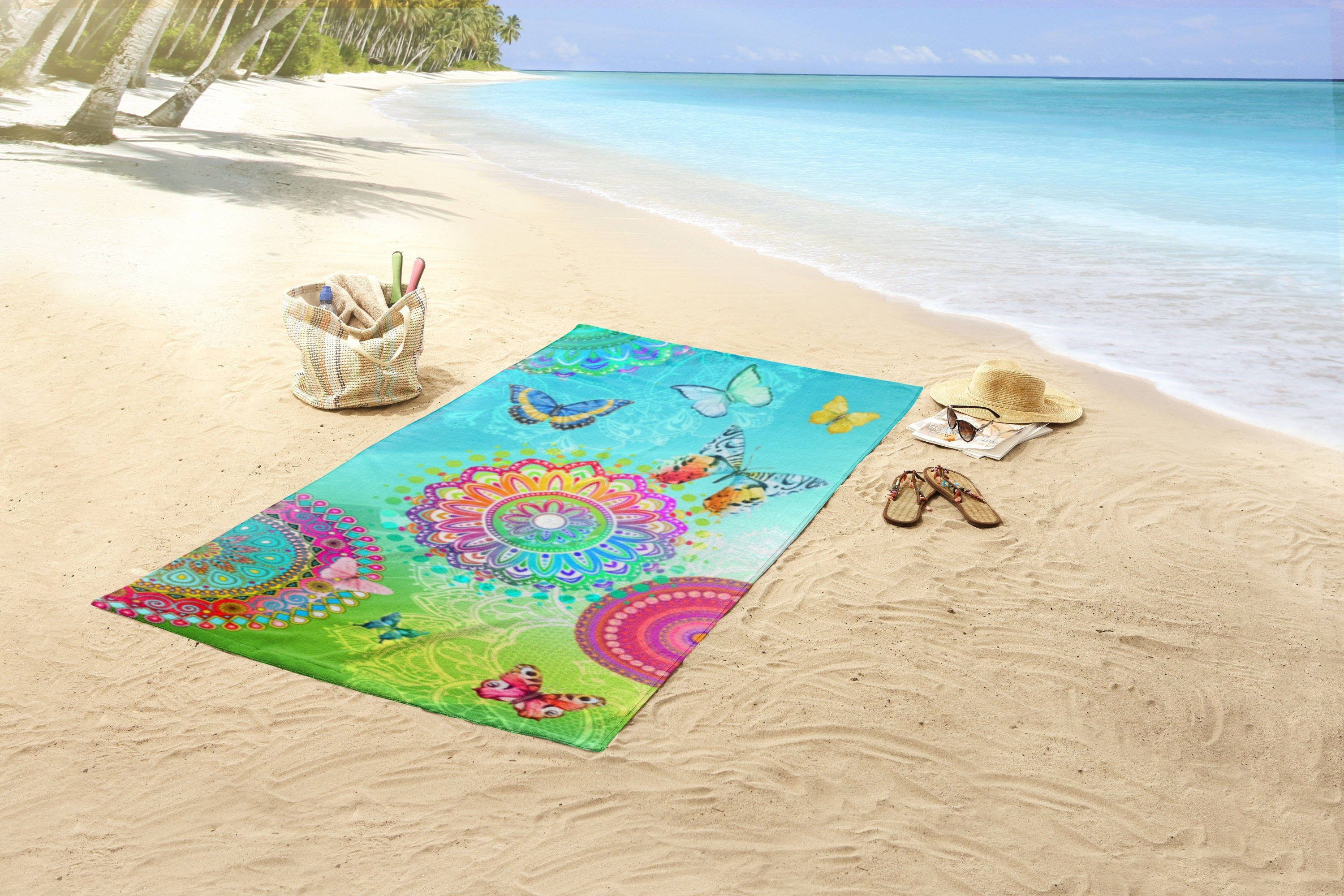 GMD Living Mandala velours Rückseite, weiße Strandtuch MYSTIC, Motiv: Schmetterlinge,