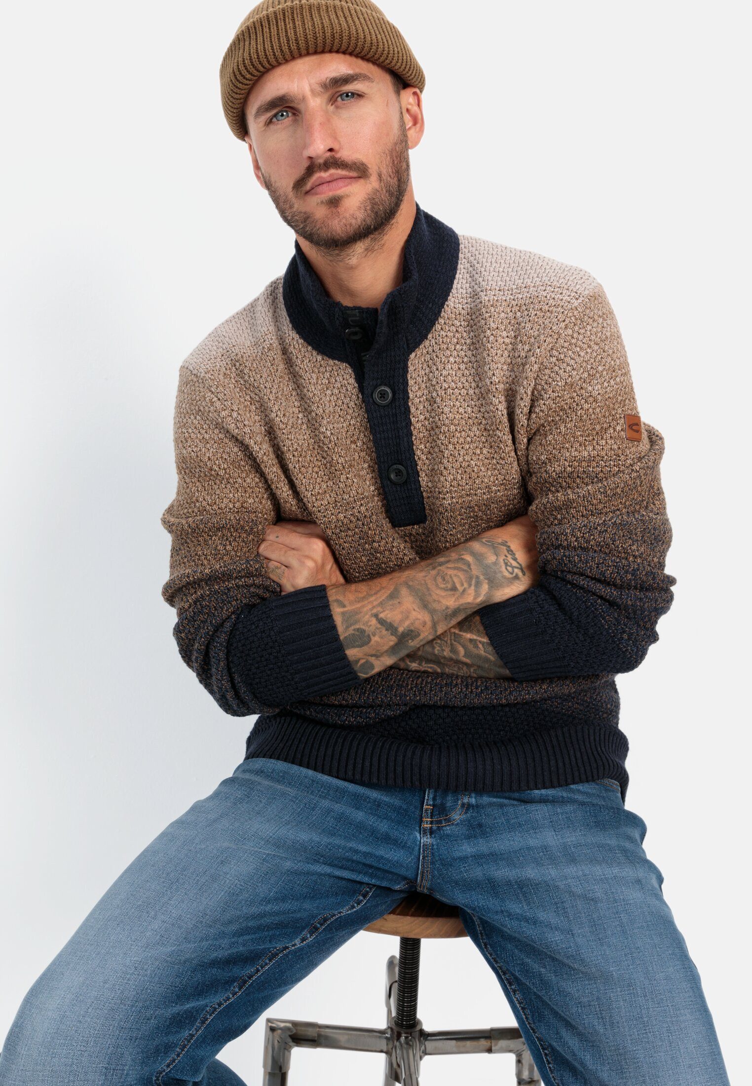 camel active Troyer aus einem Baumwollmix Langarm Stehkragen (1-tlg) Markenlogo