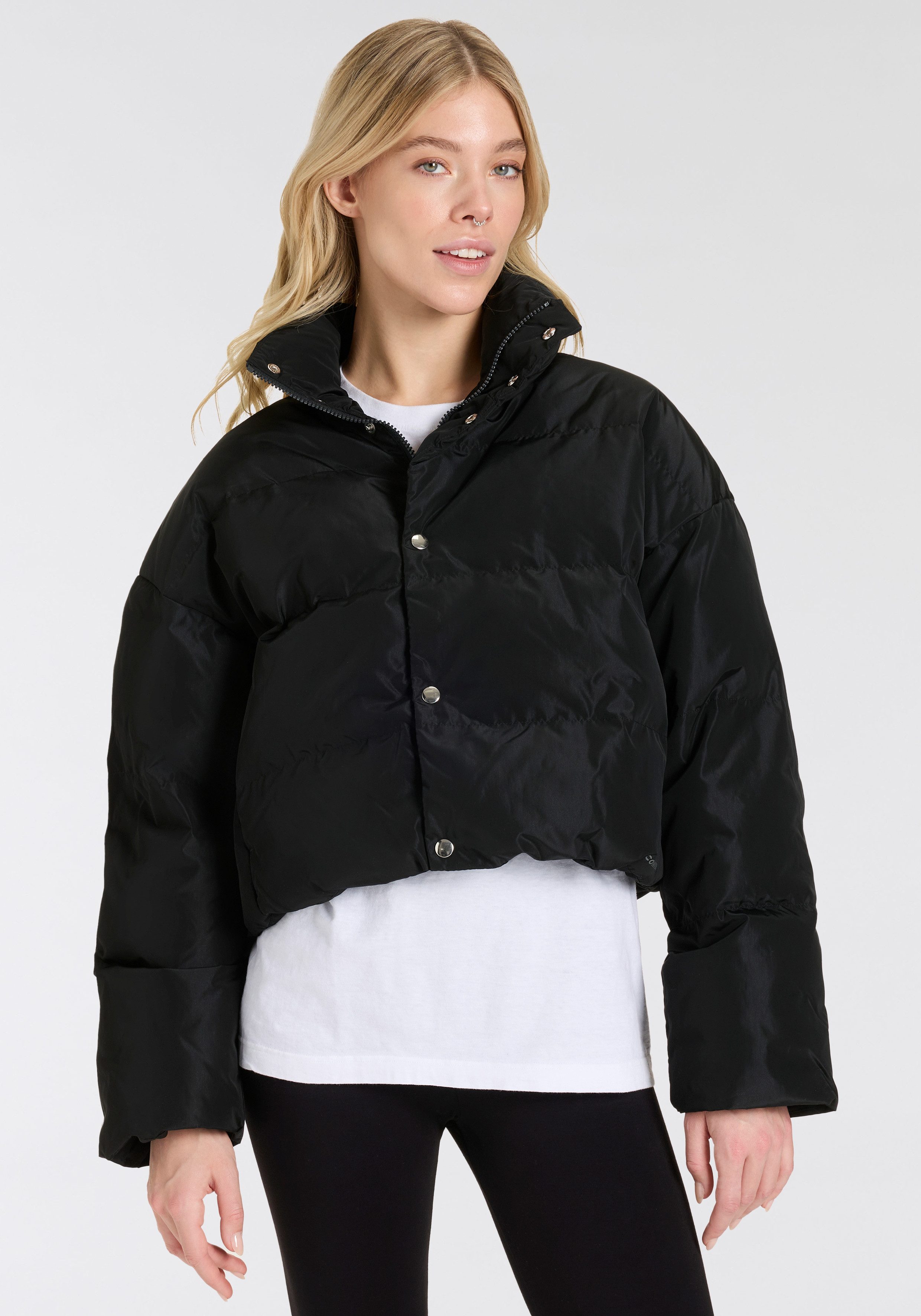 Converse Steppjacke mit Druckknöpfen, hochschließender Kragen, winddicht, wasserabweisend