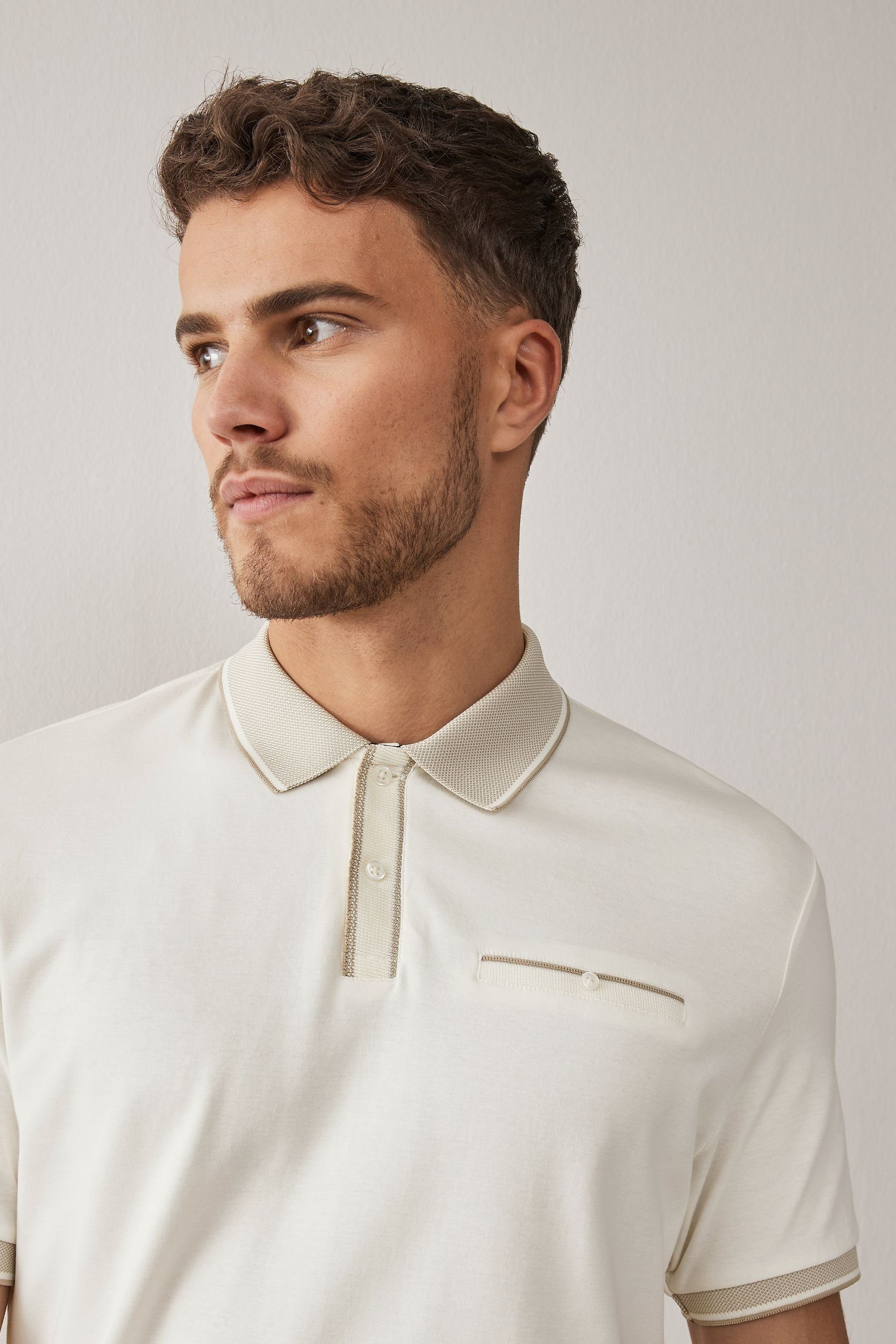 elegantem Ecru mit Polohemd Next Poloshirt (1-tlg) Kragen White