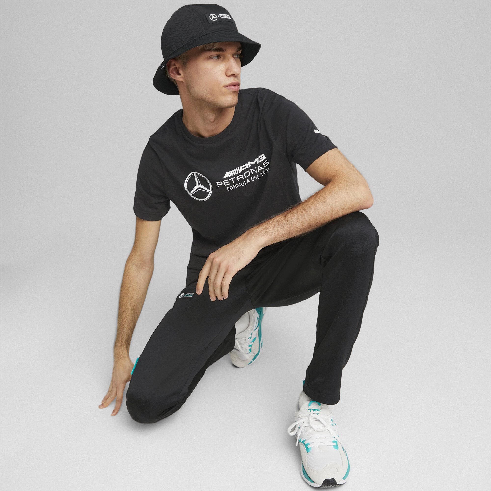 Logo Mercedes-AMG Essentials Motorsport Herren PUMA Petronas T-Shirt Black T-Shirt