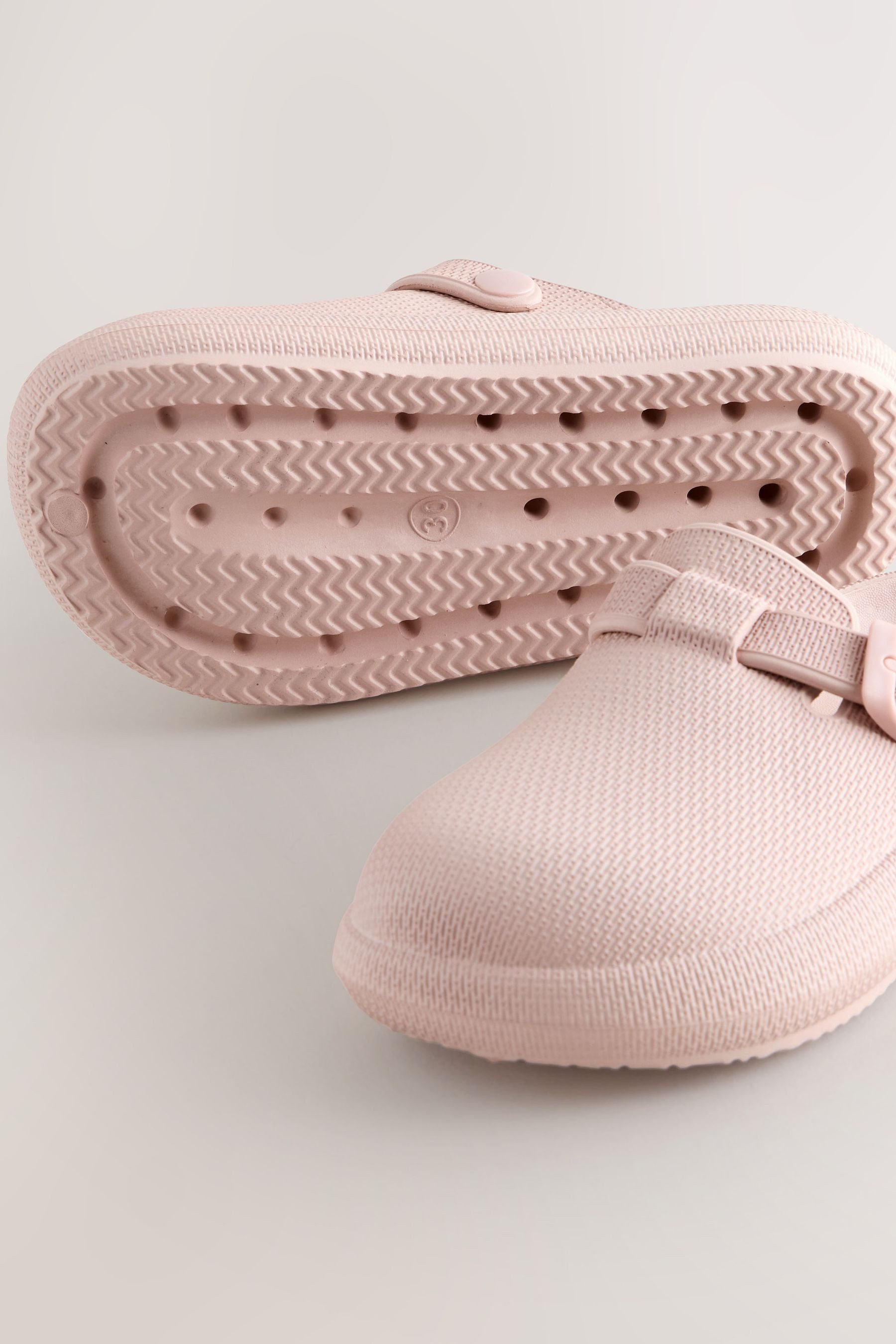 Next Clogs mit Schnallenriemen Clog