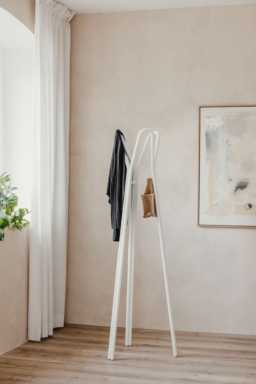 Metallbude Garderobenständer CHARLES, platzsparende Standgarderobe, robustes und minimalistisches Design