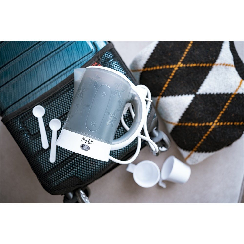 ADLER EUROPE Reise-Wasserkocher AD 1268 Mini-Wasserkocher, kleiner Kunststoff Reisewasserkocher, 0,6 l, 900 W, Büro, Camping, Hotel & Singleküche, Blumenmuster Weiß Grau