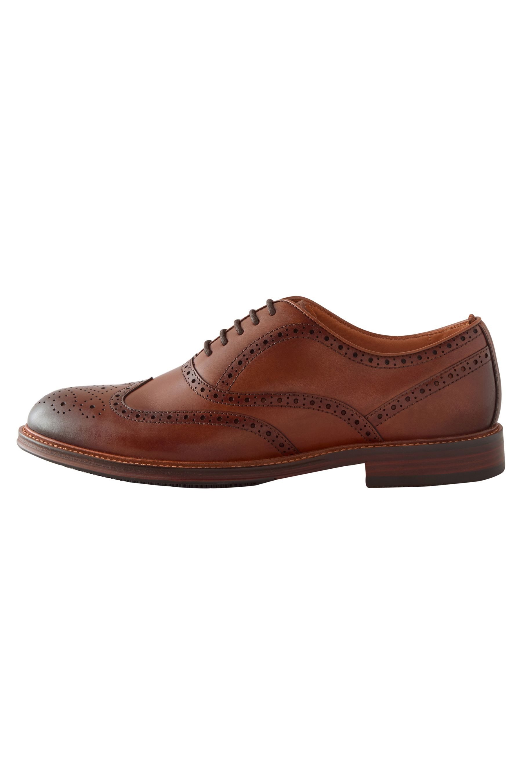 Next Oxford-Schuhe mit Flügelkappe Budapester