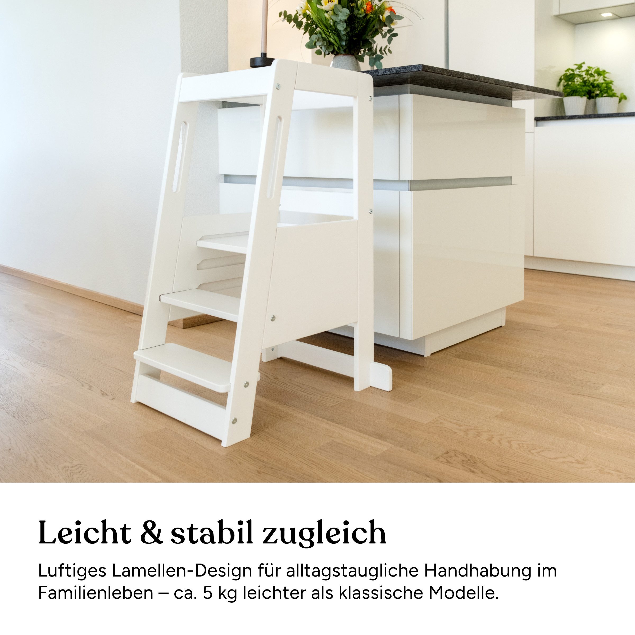 Ehrenkind Stehhilfe Lernturm mit extra Kleinkindstufe, Montessori Tritthocker für Kinder (Buche weiß lackiert, 3-fach höhenverstellbarer Standfläche), geeignet ab ca. 12 Monaten, sobald das Kind sicher stehen kann