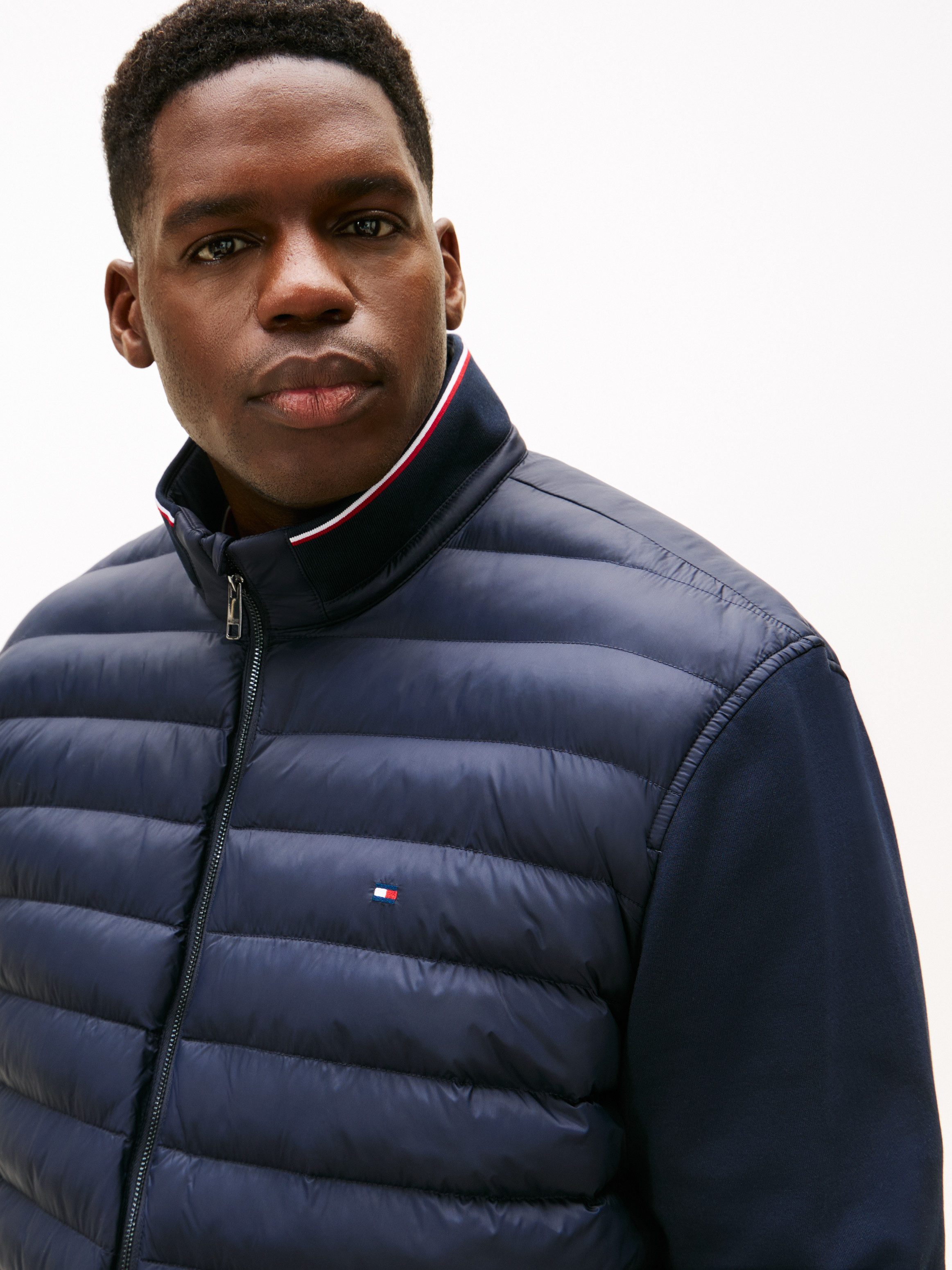 Tommy Hilfiger Big & Tall Sweatjacke BT-MIX MEDIA STAND CLLR-B mit gesteppten Vorderteil, normale Passform, Stehkragen