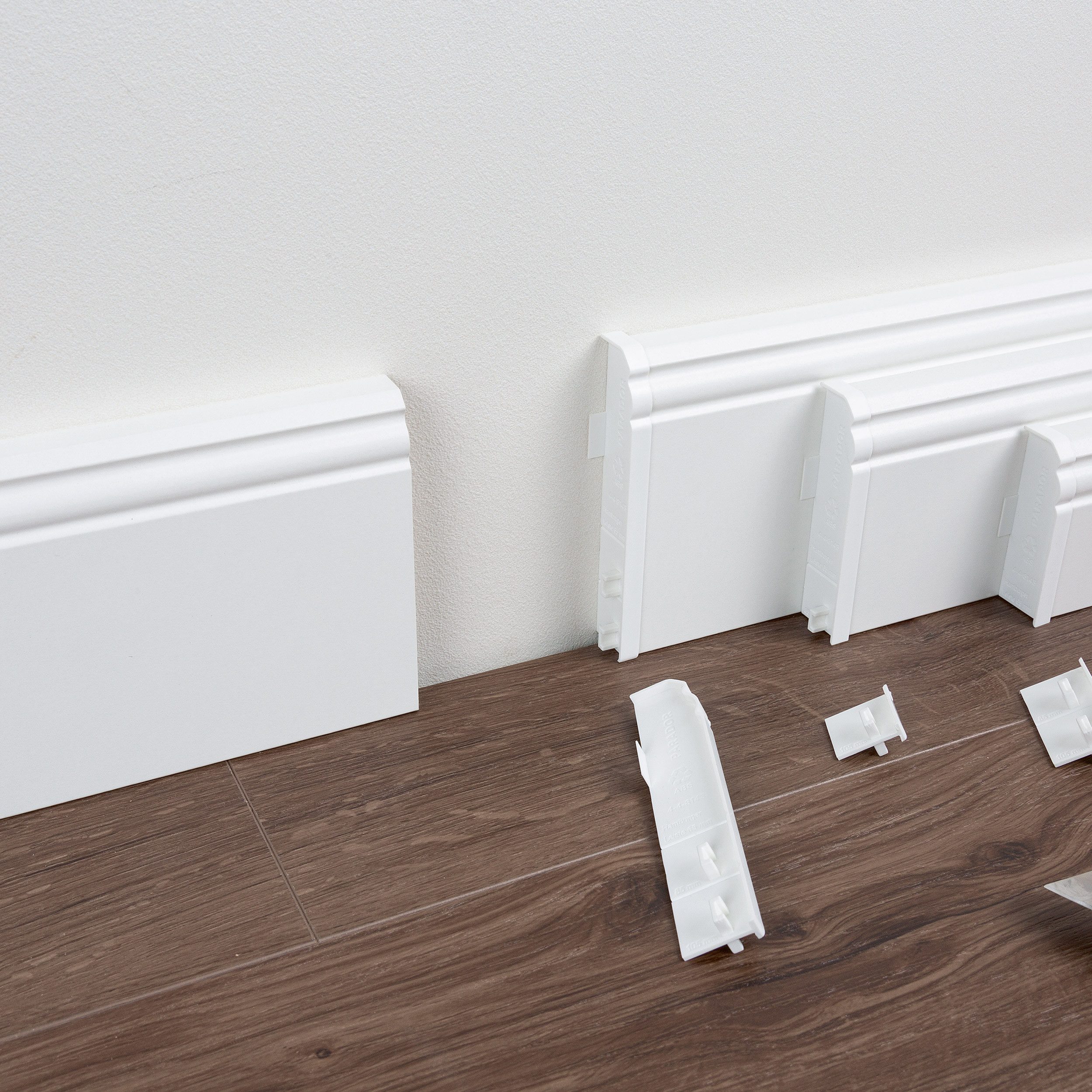PARADOR Sockelleisten-Zwischenstücke variabel Typ 2 für Sockelleisten HL 1, HL 2 und HL 3, L: 15 cm, H: 3.5 cm, Für einen optimalen und sauberen Übergang, 1-St., Kein Gehrungsschnitt erforderlich, Auf den universellen Einsatz HL 1, HL 2 und HL 3 abgestimmt