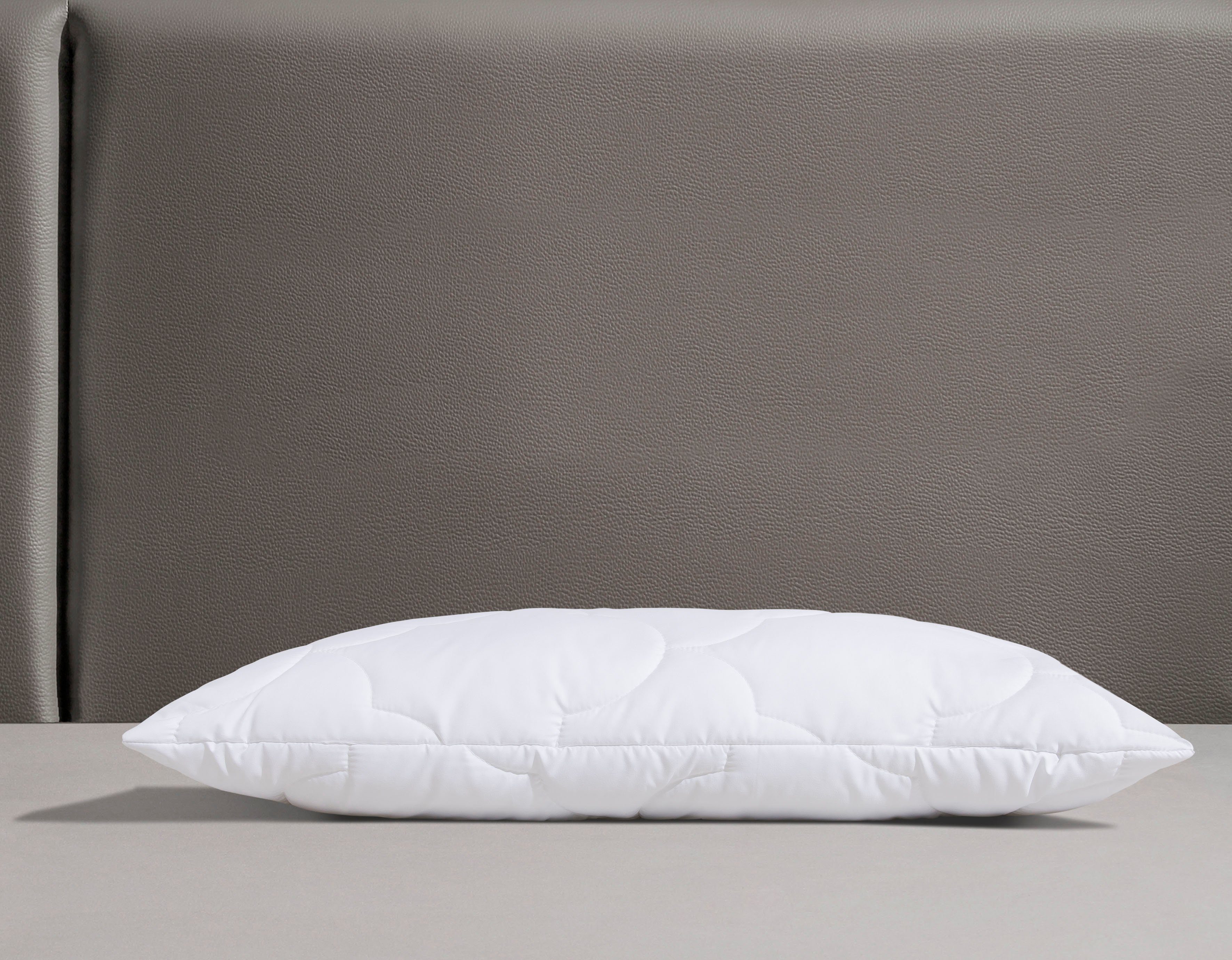 OTTO home Microfaserkissen Mondschein, Kopfkissen 1-tlg. oder 2-tlg. 40x80 oder 80x80 cm, Füllung: Faserbällchen, Bezug: Polyester oder antibakteriellen Microfaser, Kissen, allergiker geeignet (für Hausstauballergiker)