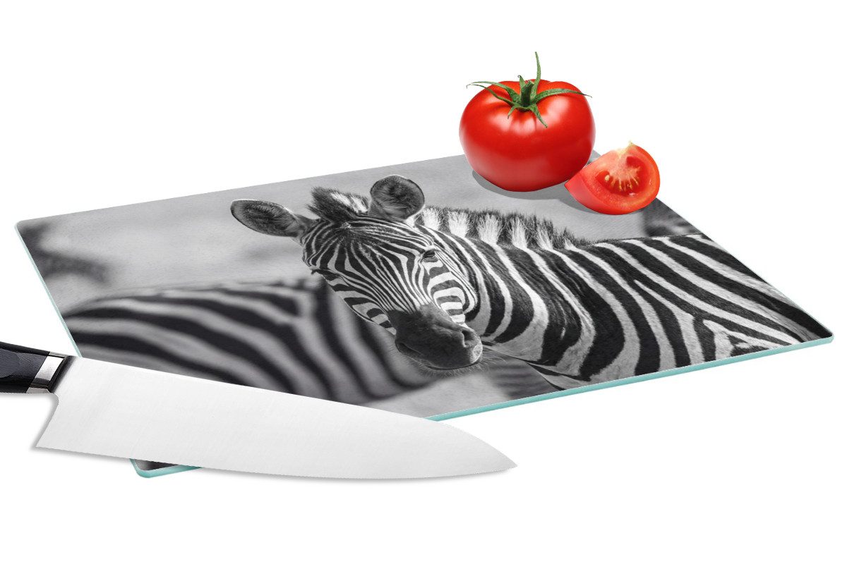 MuchoWow Schneidebrett Zebras - Schwarz - Weiß, Glas, Schneidebrett Glas, Küchenbrett, Rutschfest, 28x20 cm