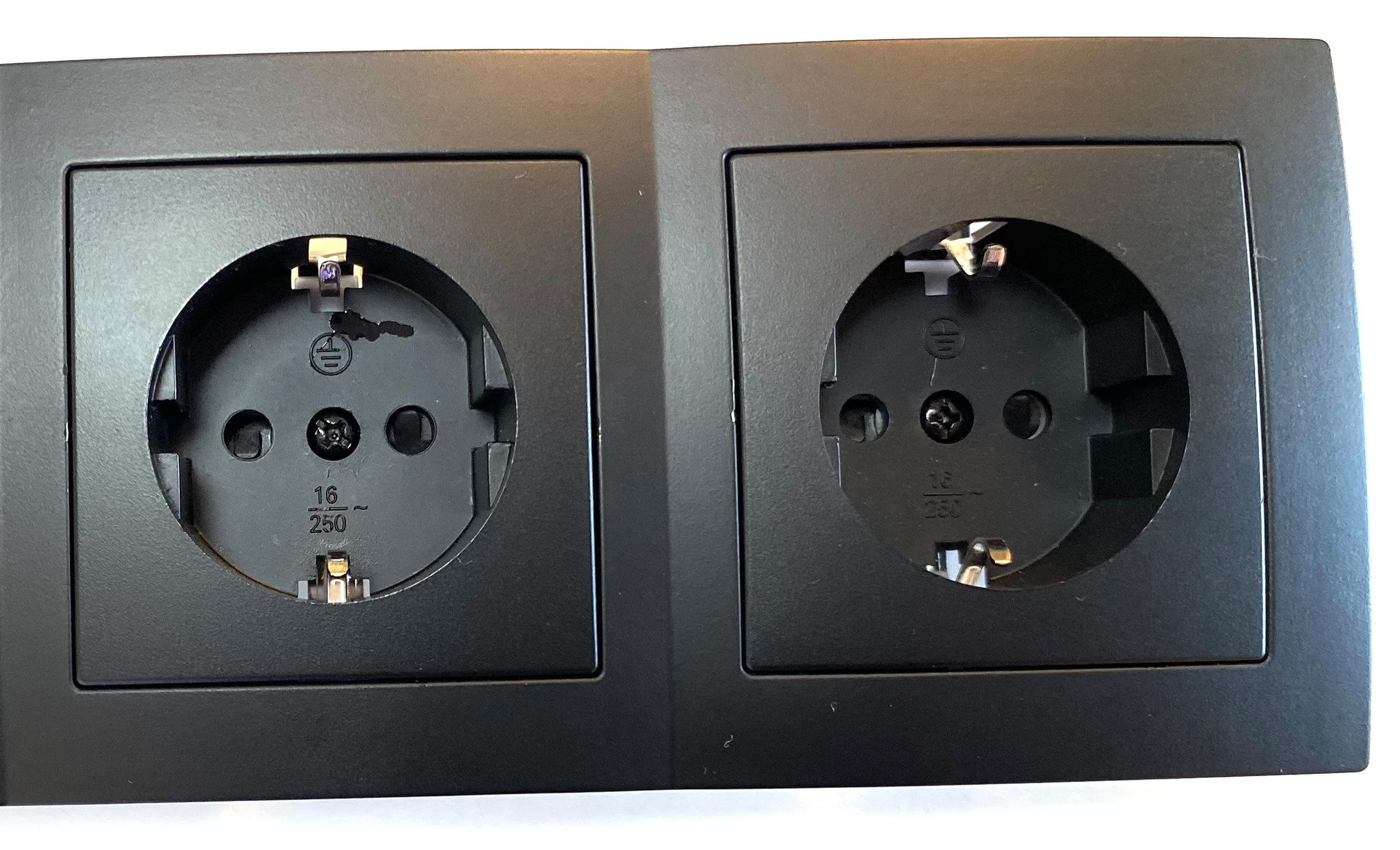 Lichtideen Schalter 2665 Levina sw/sw 2er 2x Schutzkontaktdosen 230Volt 10Ampere schwarz (Taster, Schalter, Antennendose, Steckdose mit USB lieferbar)