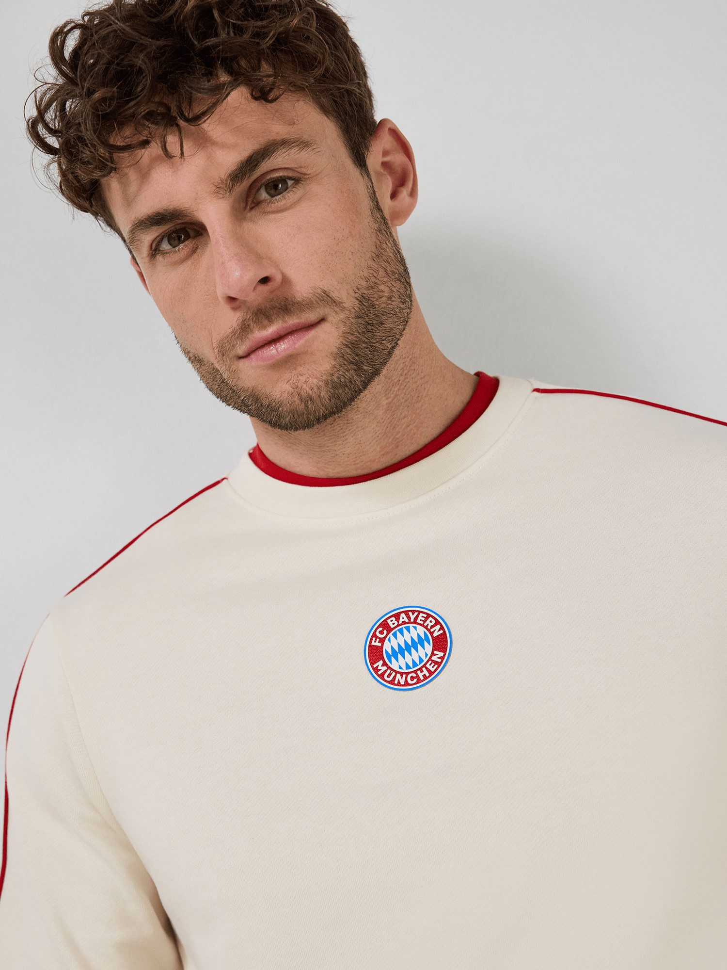 FC Bayern München Sweatshirt FC Bayern München, Sweatshirt Essentials, Herren, Off white
