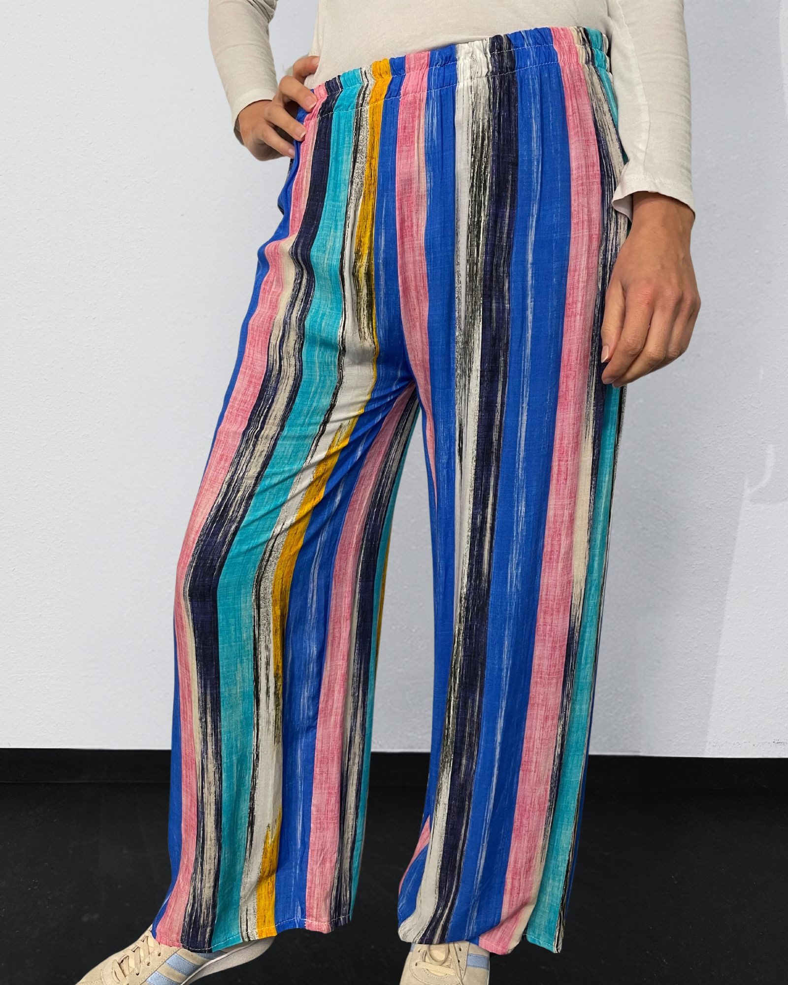 ITALY VIBES Palazzohose - EVA - gestreifte Hose - lässige Sommerhose - Wide Leg - ONE SIZE passt hier Gr. XS - L