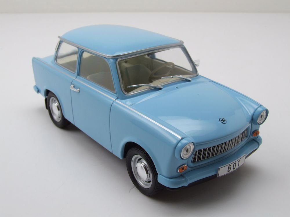 Miniature IXO Trabant 601 Kombi 1965 - Vert Et Blanc - Échelle 1/43 - Métal - Très Bon État