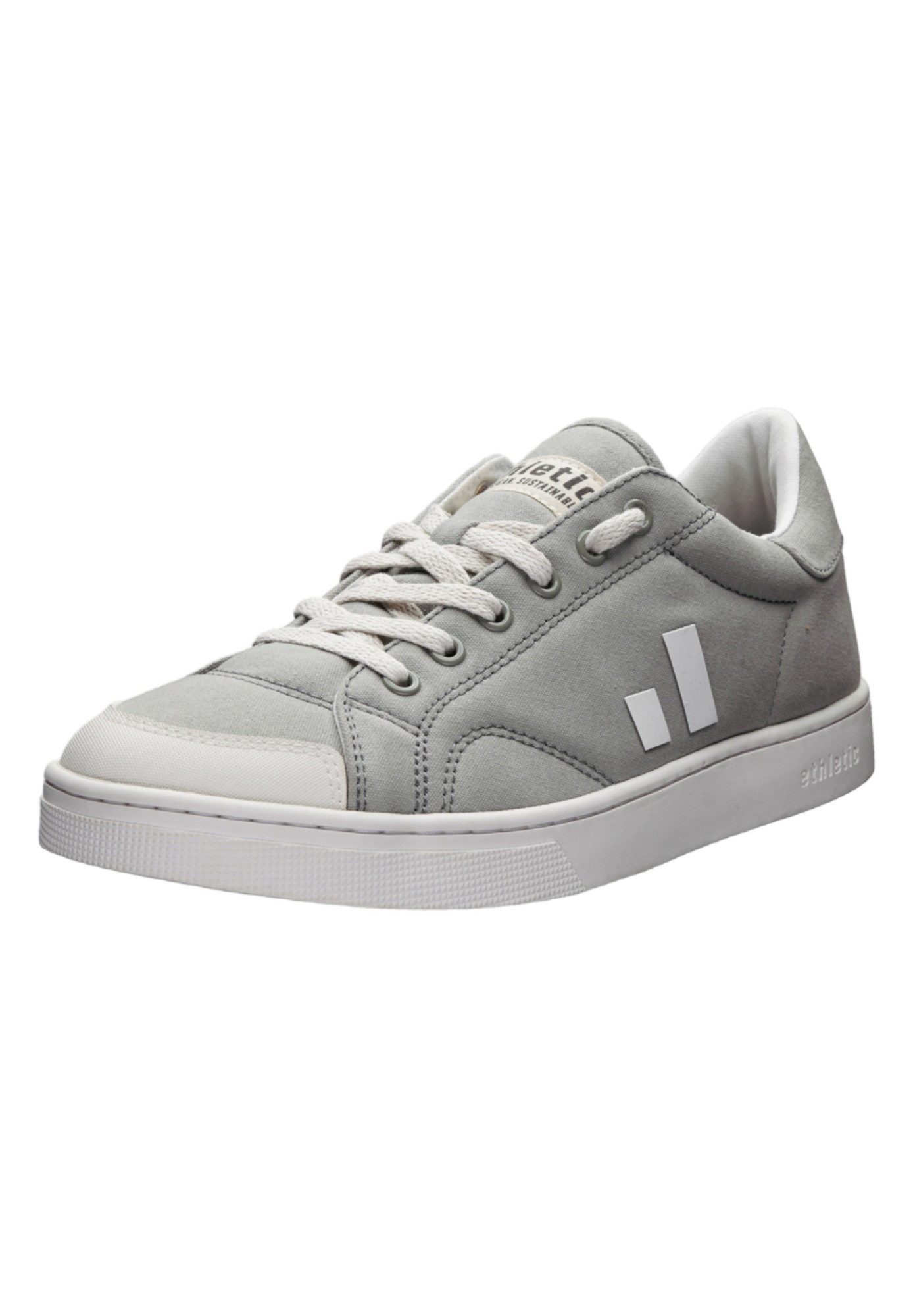 Active Lo Cut Sneaker