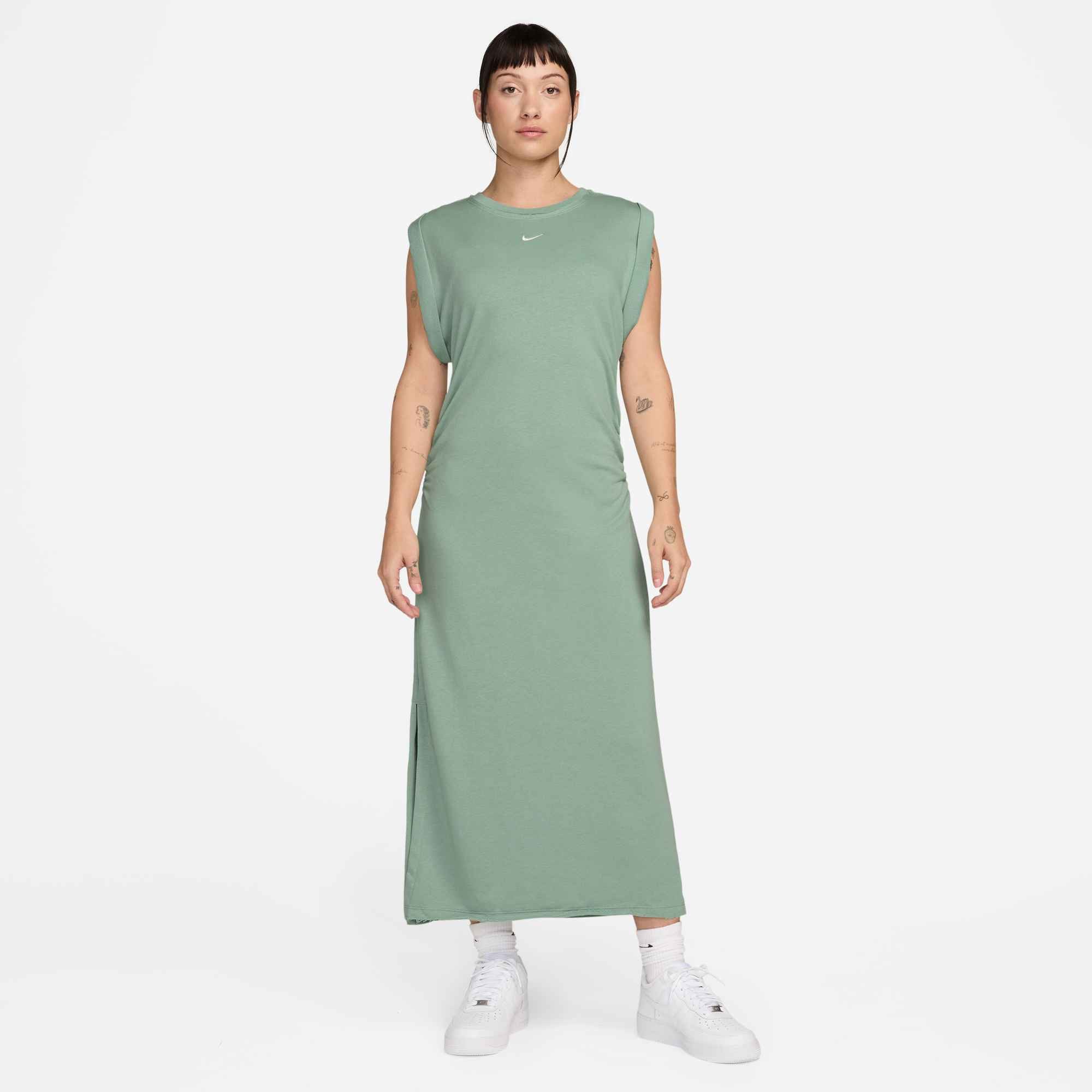 Nike Sportswear Shirtkleid W NSW NK CHLL FT DRESS für sportliche Anlässe, aus French Terry, sportlicher Stil