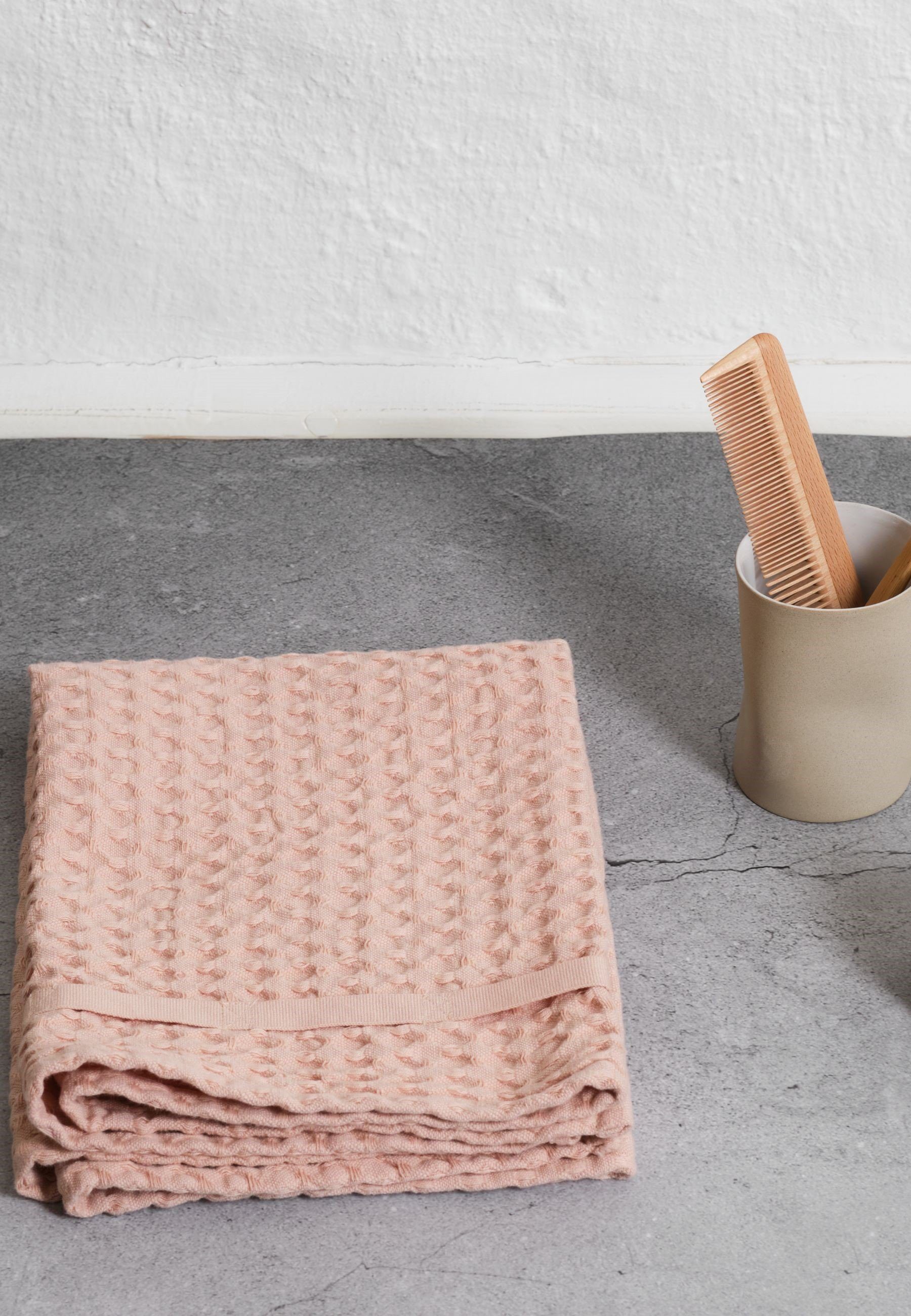 The Organic Company Handtuch Big Waffle Hand Towel, Waffelpique, GOTS zertifizierte Bio-Baumwolle Pale Rose - pastellrosa