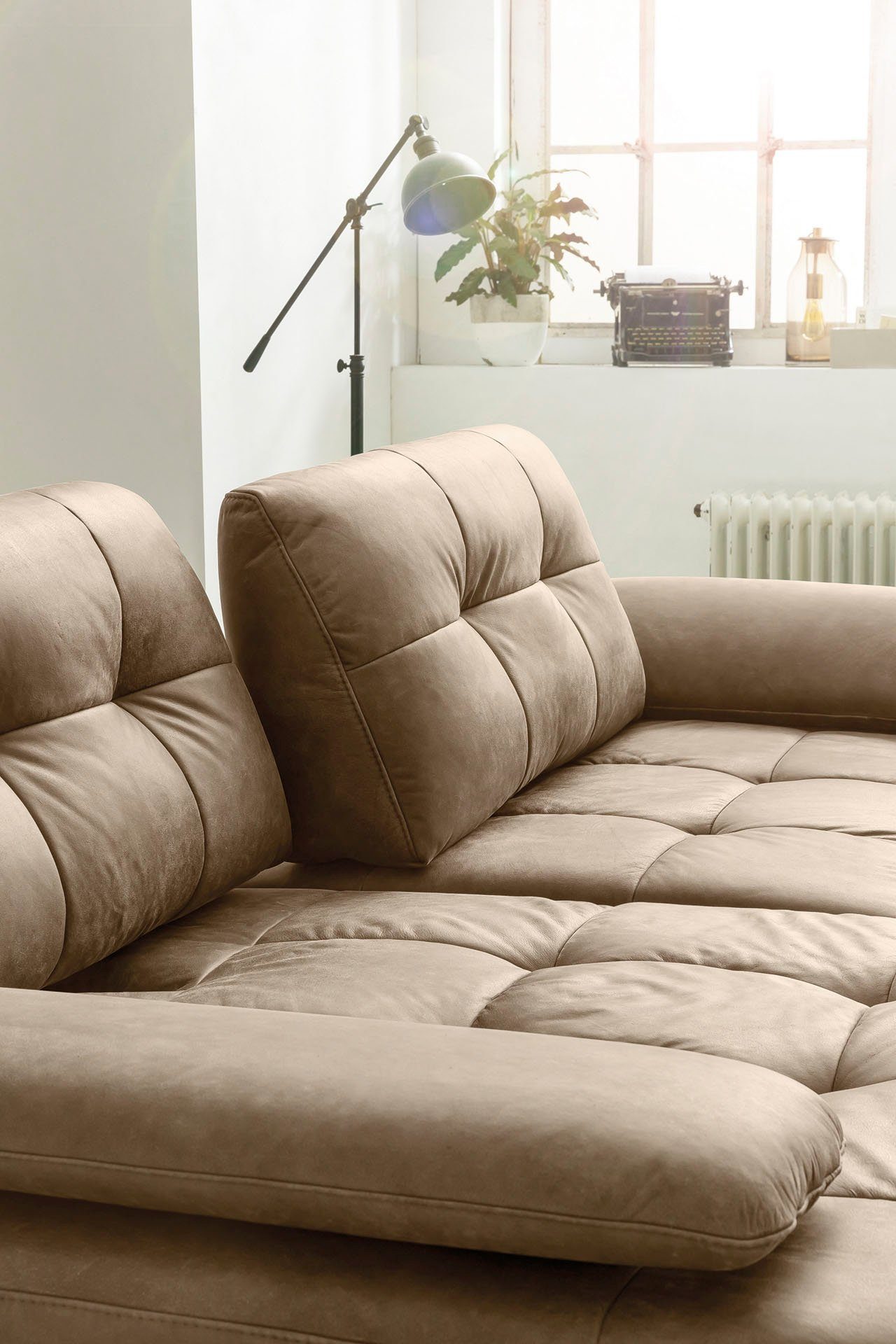 sofa Ecksofa, Sitztiefenverstellung, Metallfüße - Inklusive exxpo fashion Armlehnenverstellung,