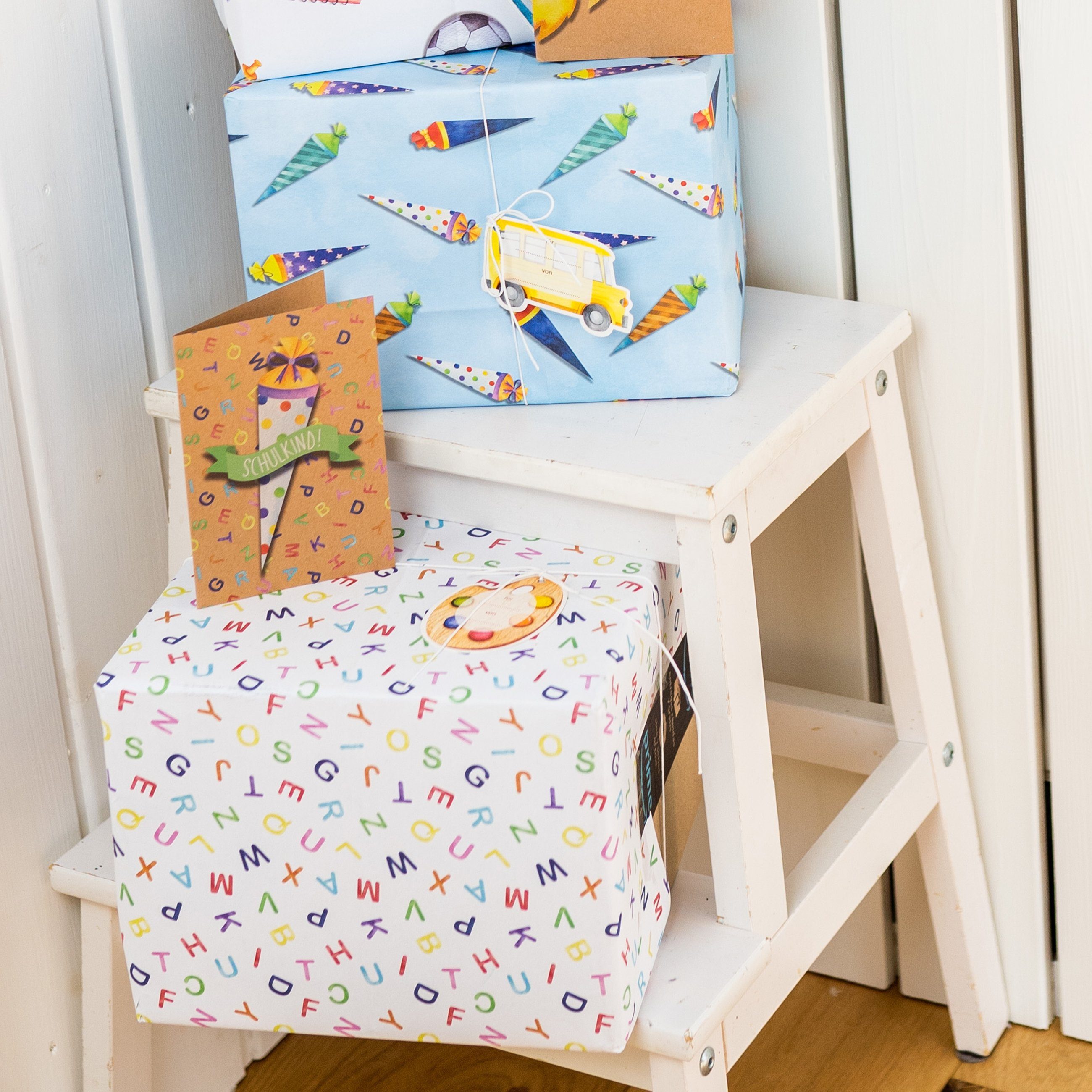 PAPIERDRACHEN Geschenkpapier Geschenkpapier zur Einschulung - verschiedene Motive, doppelseitig bedruckt und Anhänger mit Baumwollschnur – Bild 4 von 4