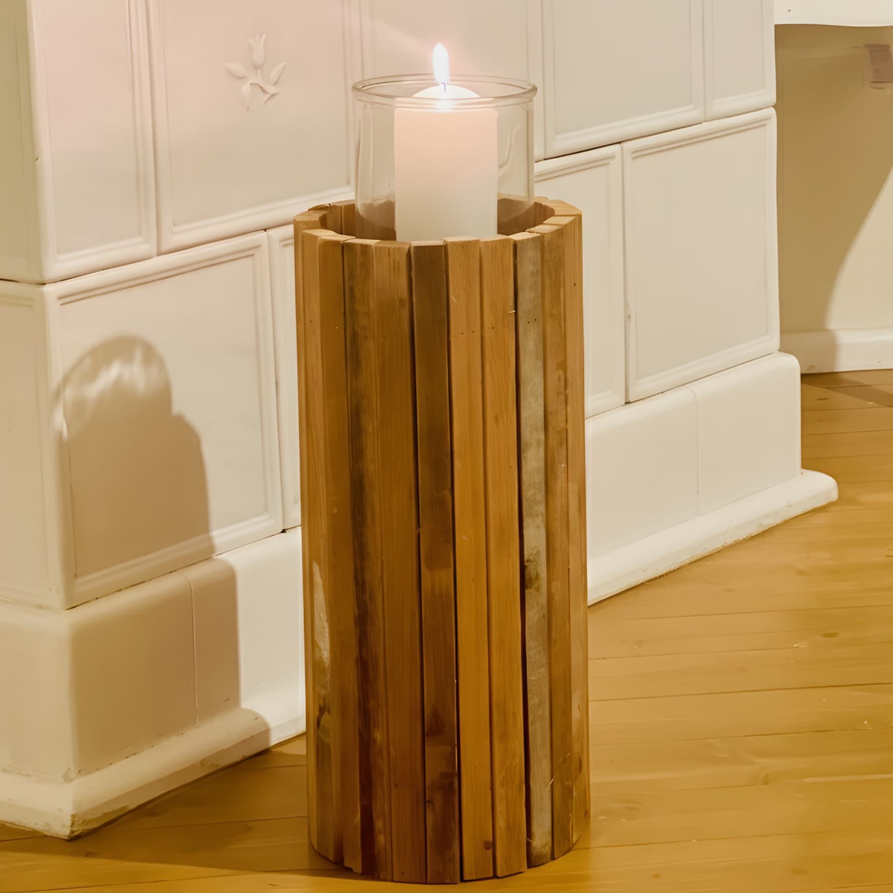 Dekoleidenschaft Bodenwindlicht Windlichtsäule "Rustikal" aus recyceltem Holz, Kerzensäule, Holzsäule, Dekosäule 49 cm hoch mit Kerzenglas, Kerzenhalter