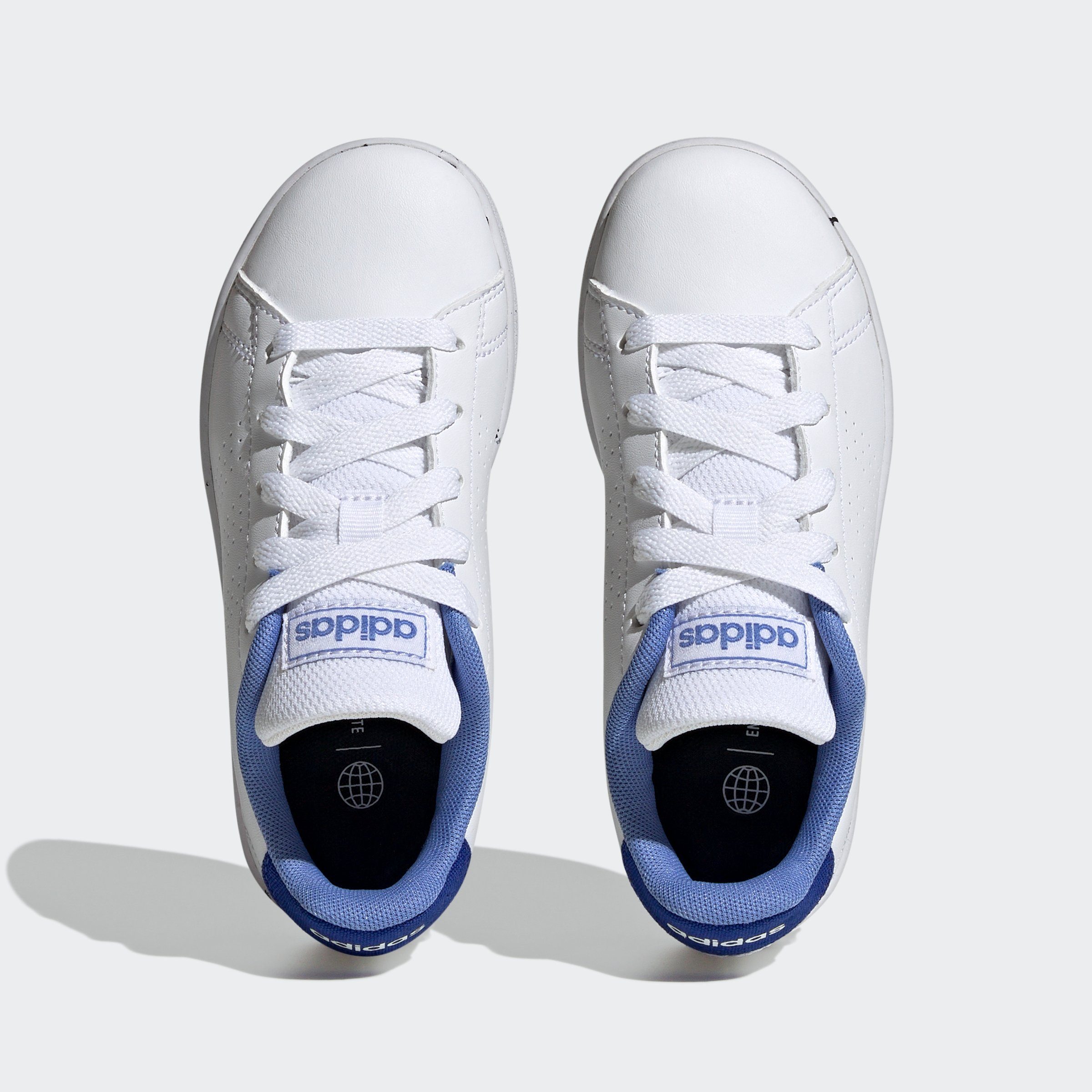 LIFESTYLE / des White / den Blue Cloud Spuren adidas COURT Design White Stan Cloud Sportswear Smith ADVANTAGE LACE Fusion auf Sneaker adidas