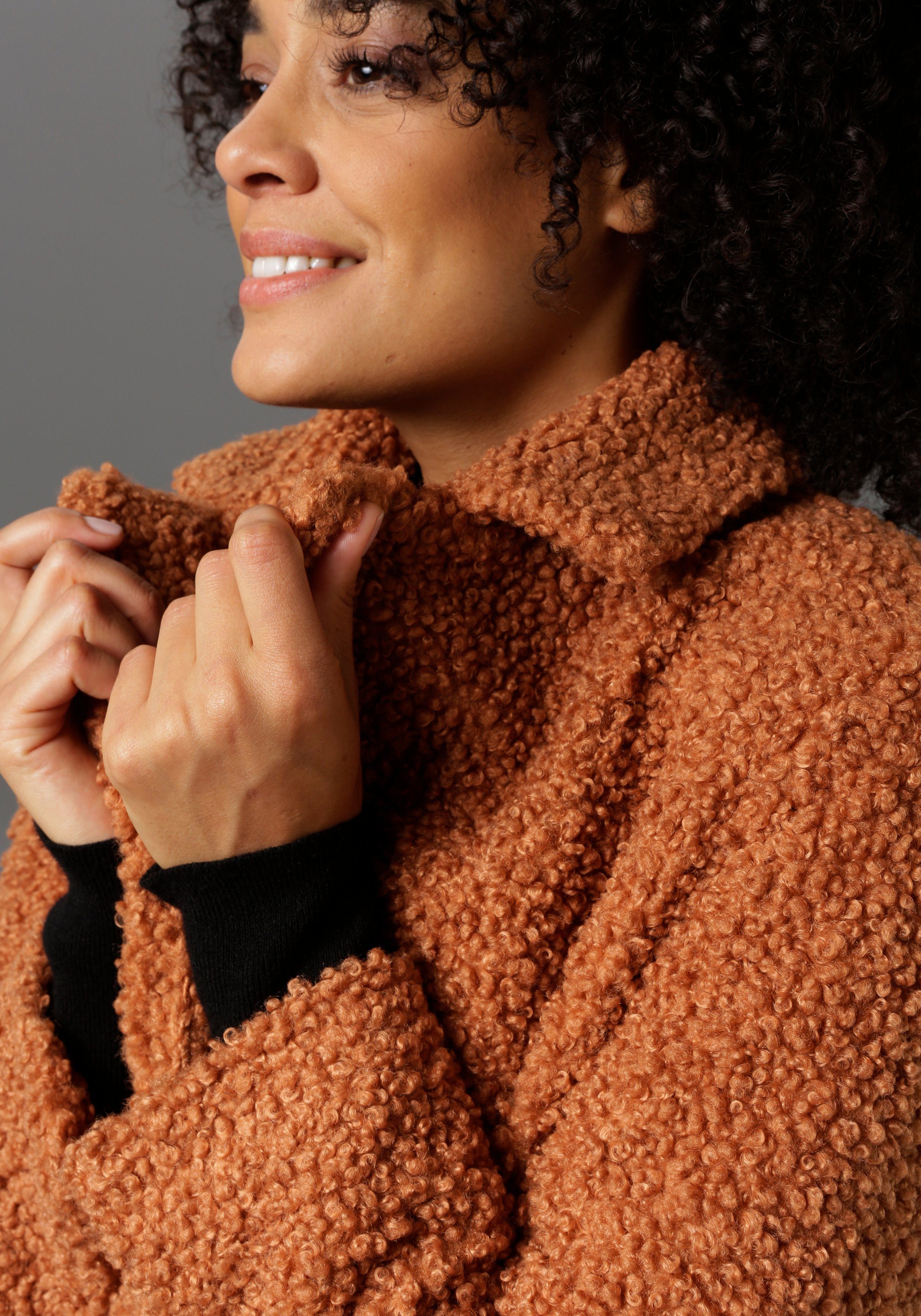 Aniston CASUAL Kurzmantel in Plüsch-Optik