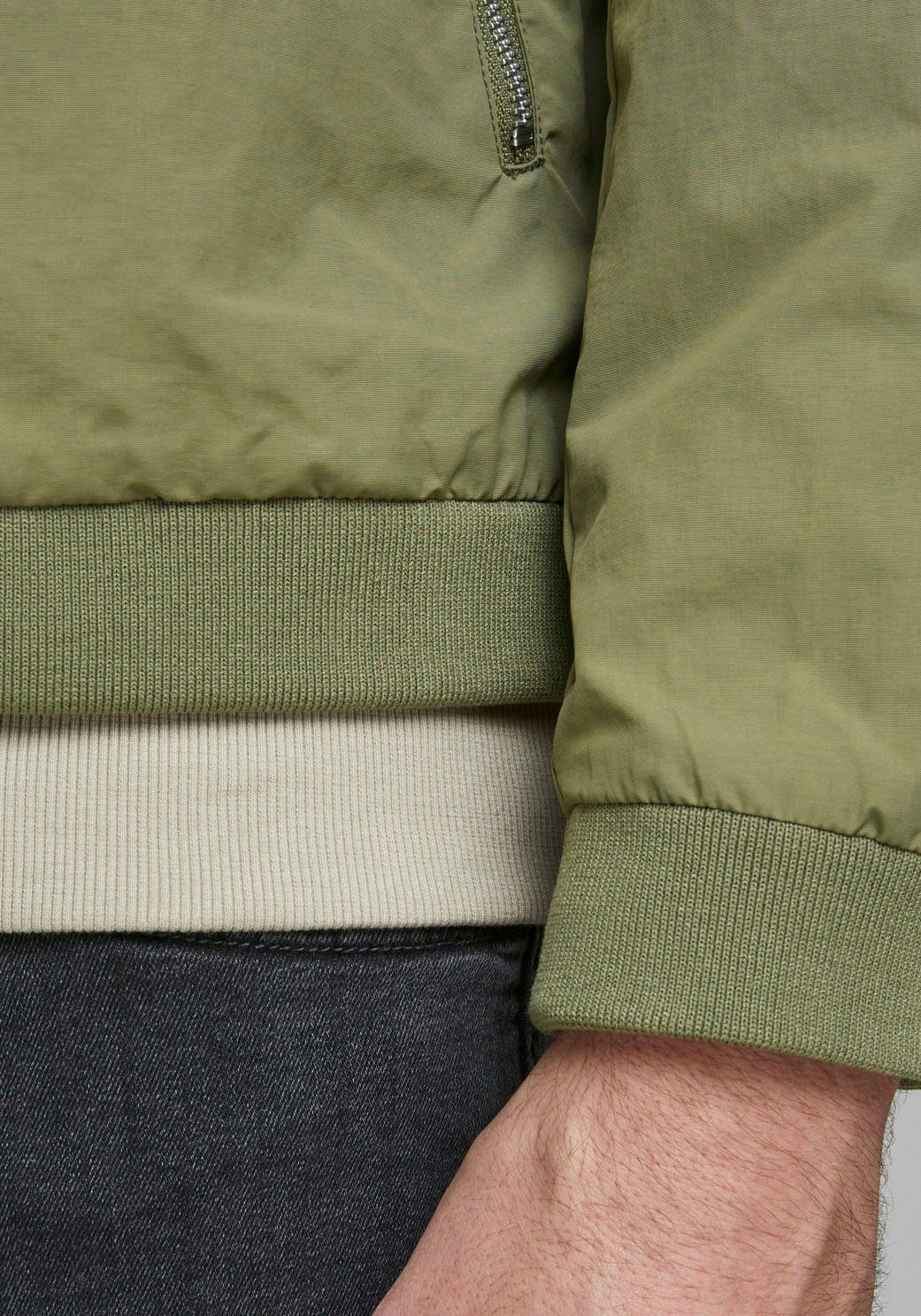 Jack & Jones Blouson JJERUSH mit Stehkragen und Reißverschlusstaschen unifarben, modisch, regular fit, Polyester