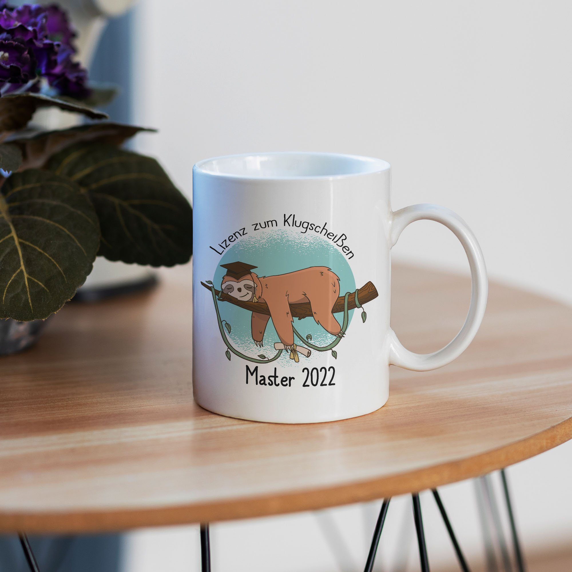 Tasse Weiß Absolvent Hey!Print Keramik Uni Tasse Faultier 2022 Abschluss Kaffeetasse Master Absolventin Hochschule, Geschenk