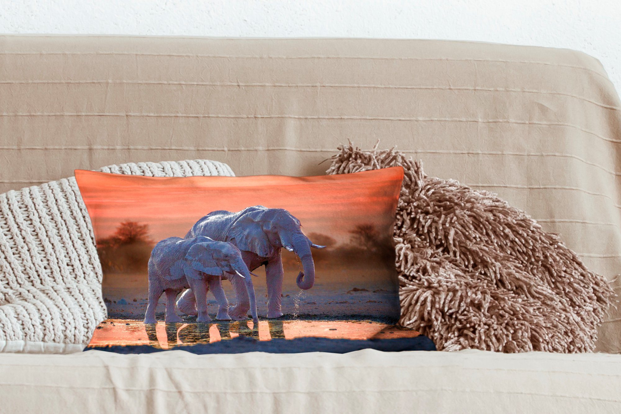 MuchoWow Dekokissen Elefant - Wasser mit Orange, Wohzimmer Dekokissen Schlafzimmer - Dekoration, Füllung, - Tiere Zierkissen, Sonnenuntergang 