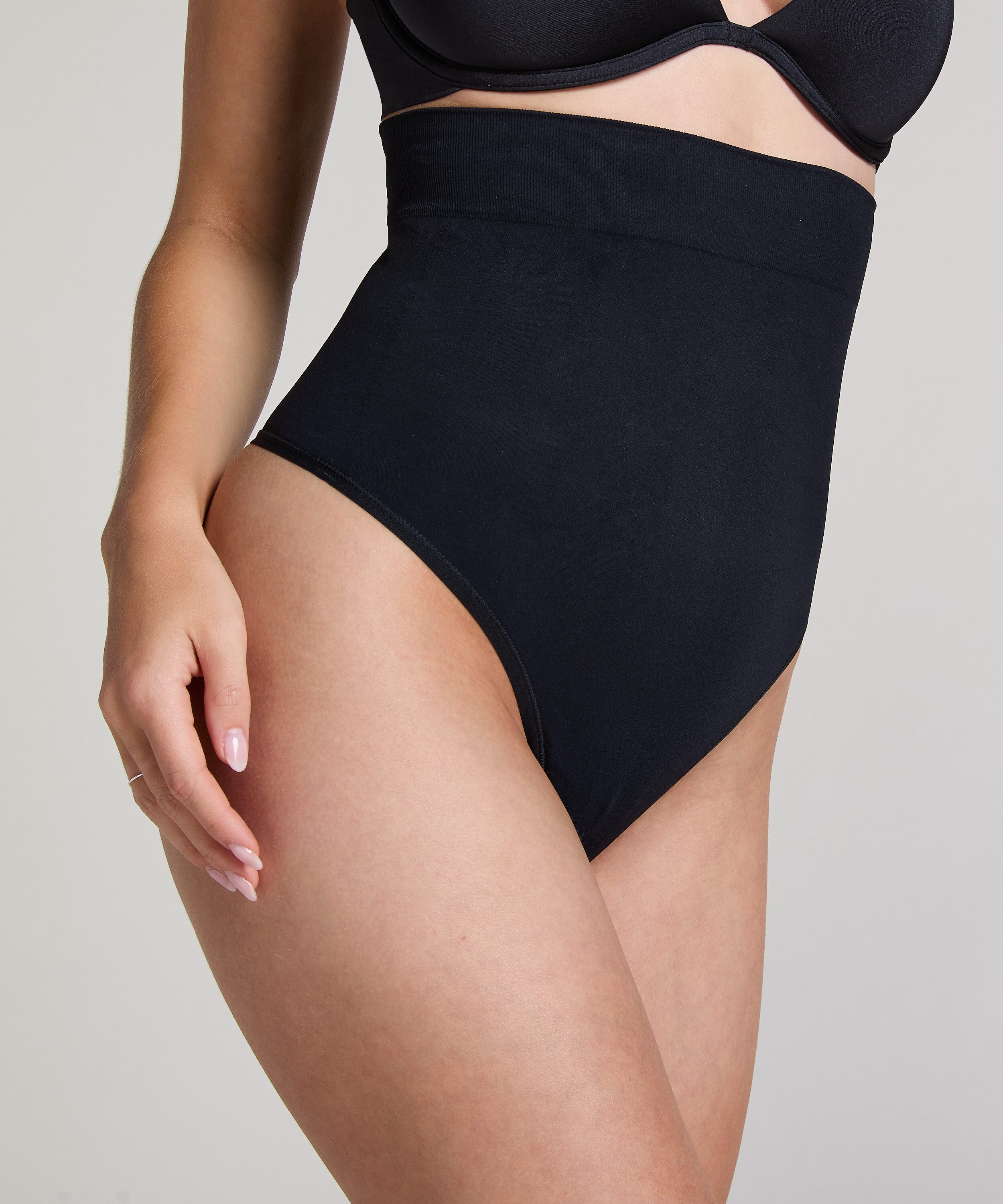 Hunkemöller String Seamless Enhancing High Waisted Thong
