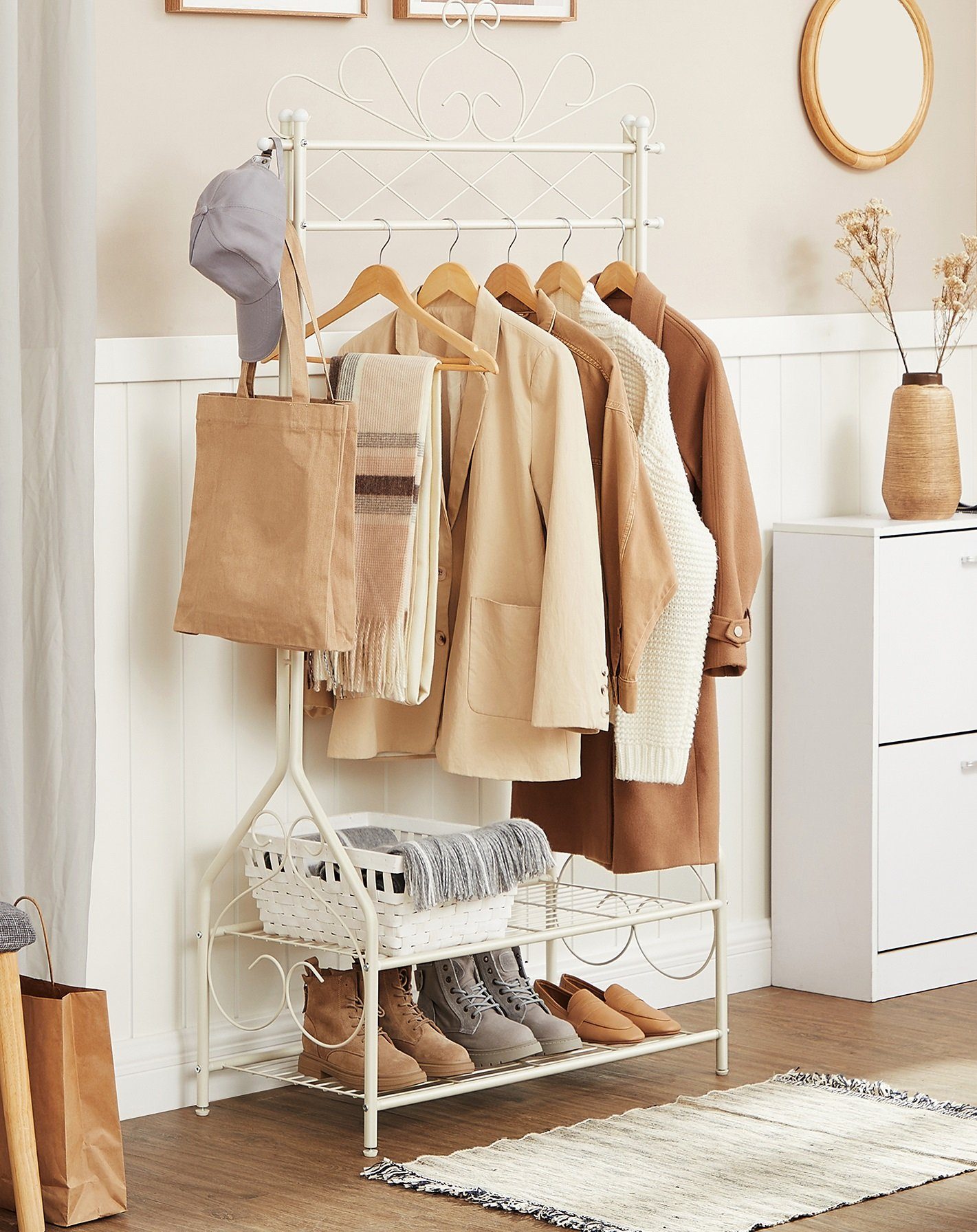 SONGMICS Kleiderständer, mit Kleiderstange und 2 Ablagen, Vintage-Stil günstig online kaufen