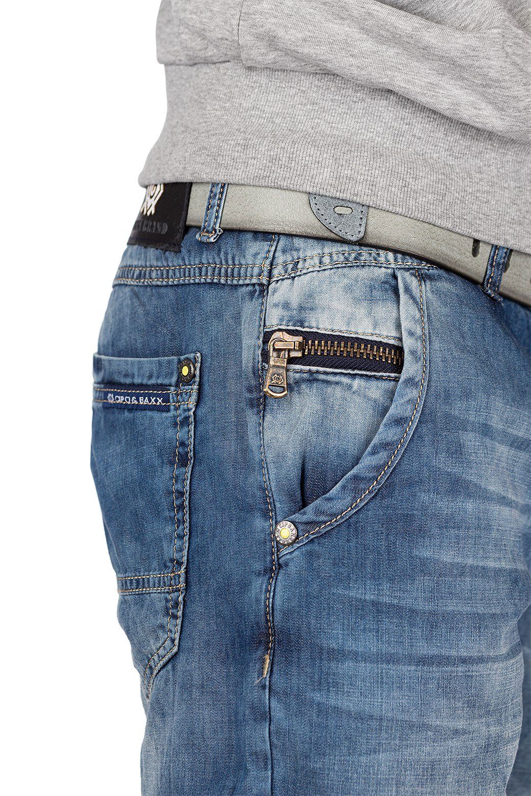 Cipo & Baxx Jeansshorts Kurze Style mit BA-CK217 im Hose Casual Zipper